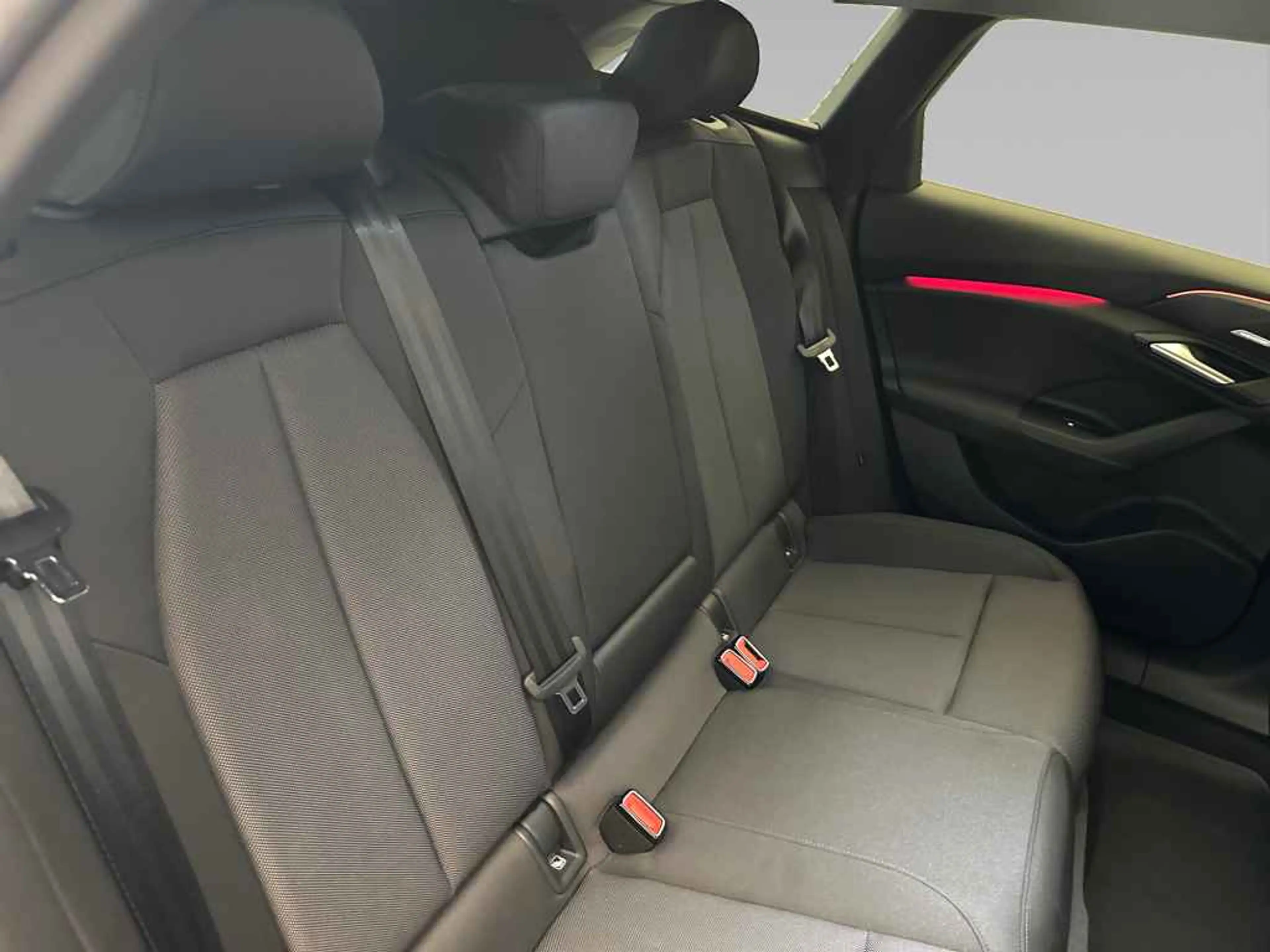 Audi A6 e-tron Avant qua *AHK*WÄRME*MATRIX*HUD*360* — photo 11