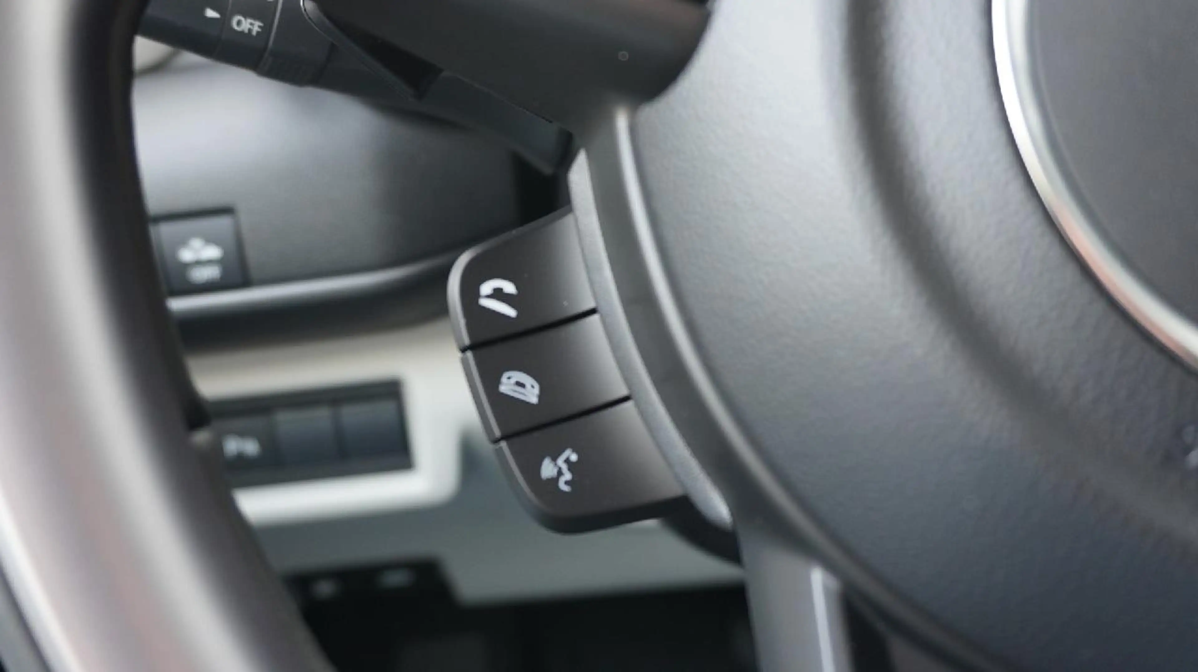 Suzuki Swift 1.2 Dualjet Hybrid 61 kW Comfort+ — photo 14