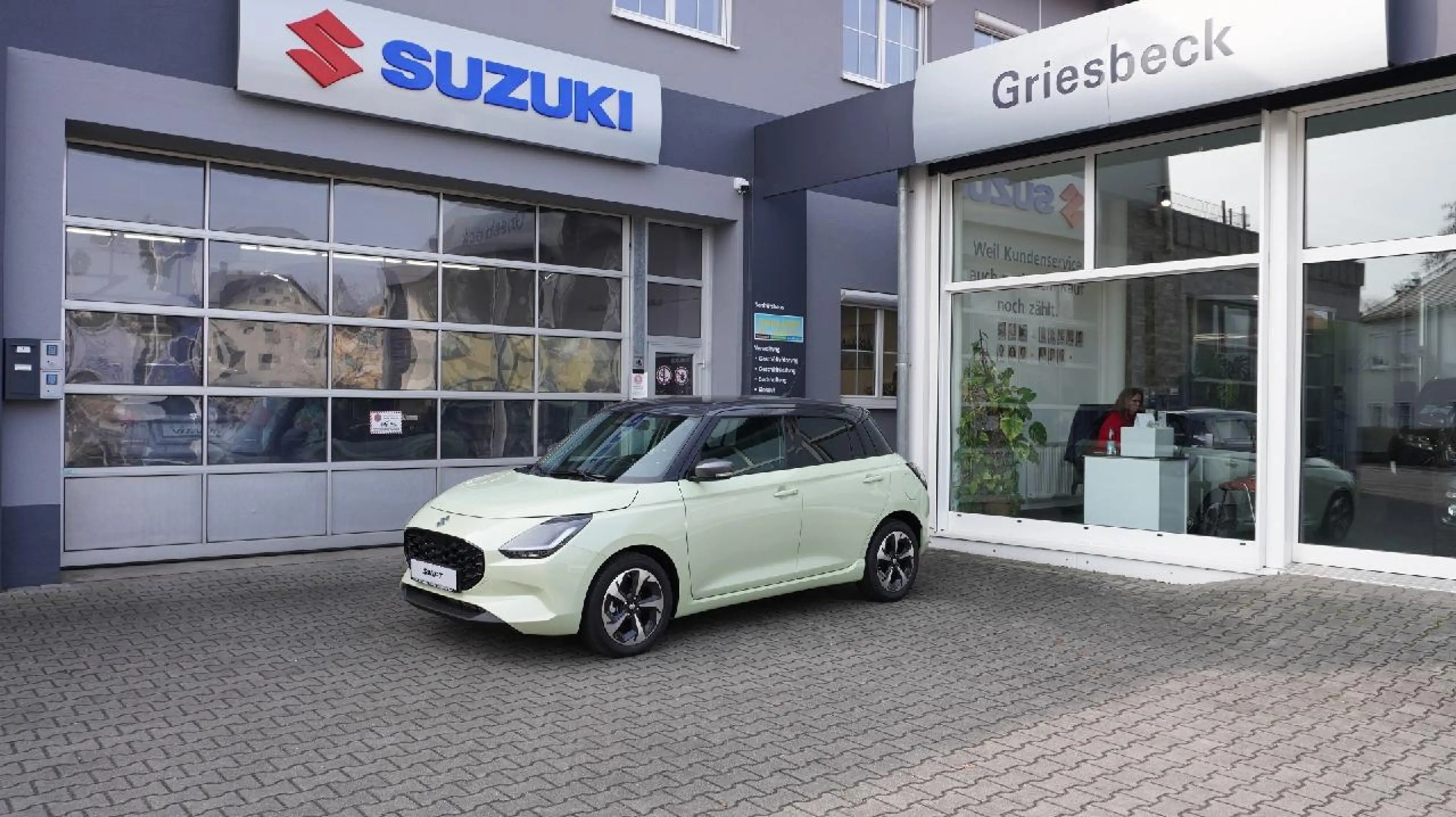Suzuki Swift 1.2 Dualjet Hybrid 61 kW Comfort+ — photo 4