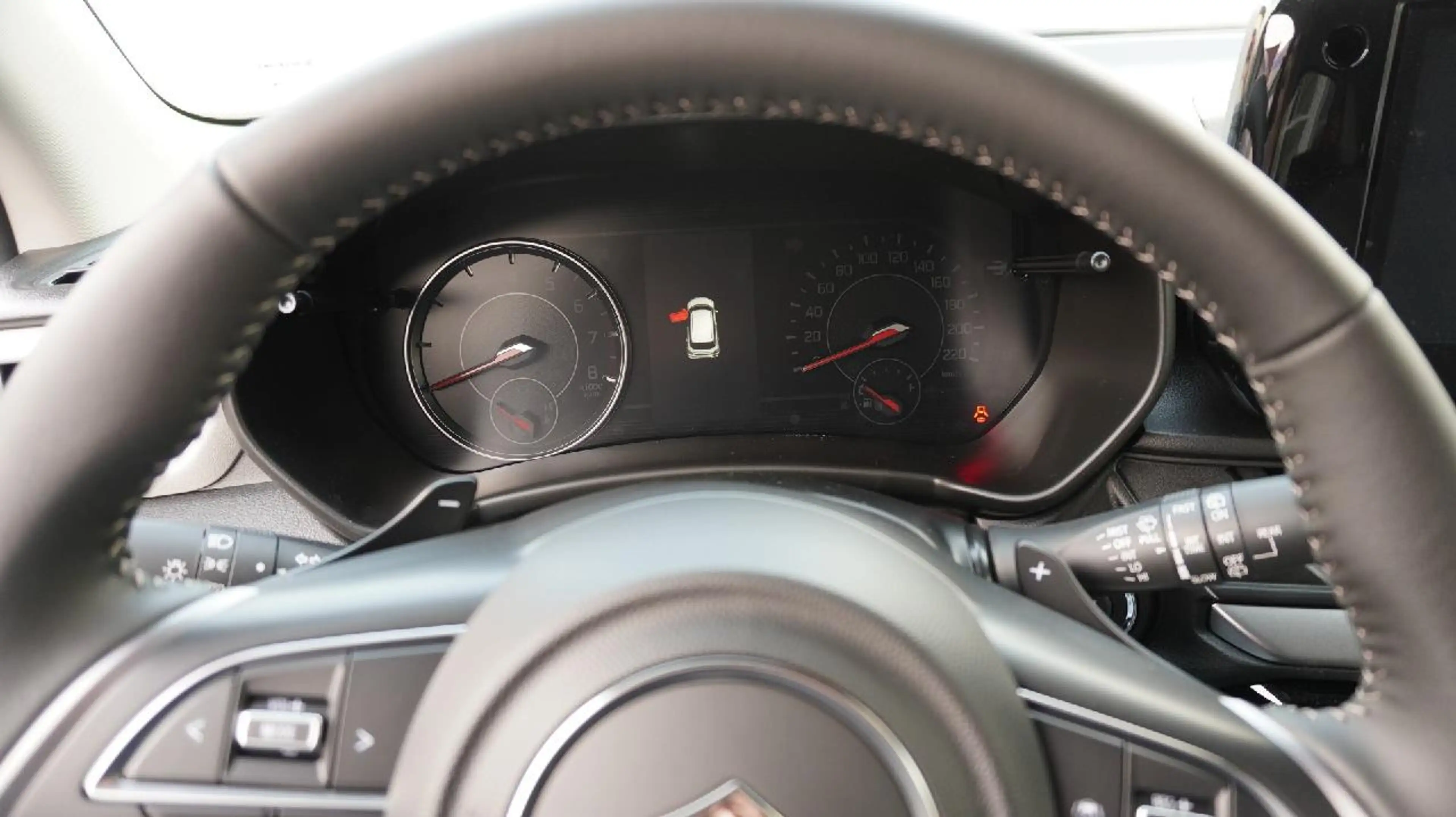Suzuki Swift 1.2 Dualjet Hybrid 61 kW Comfort+ — photo 13