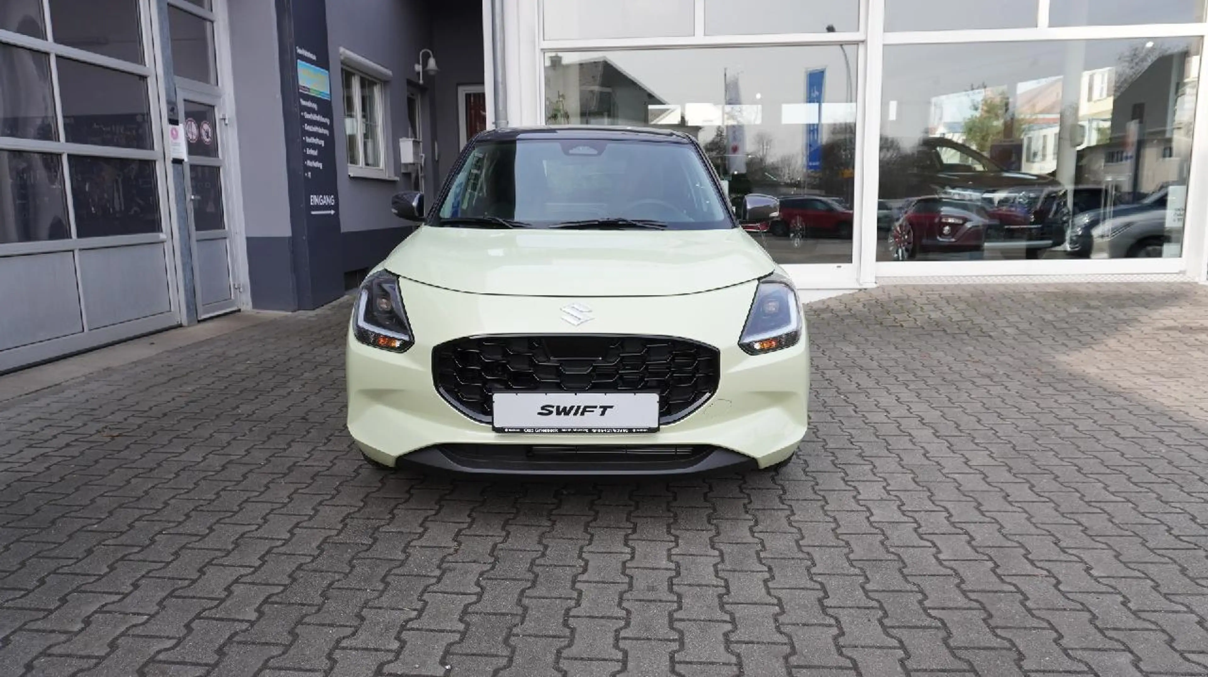Suzuki Swift 1.2 Dualjet Hybrid 61 kW Comfort+ — photo 11