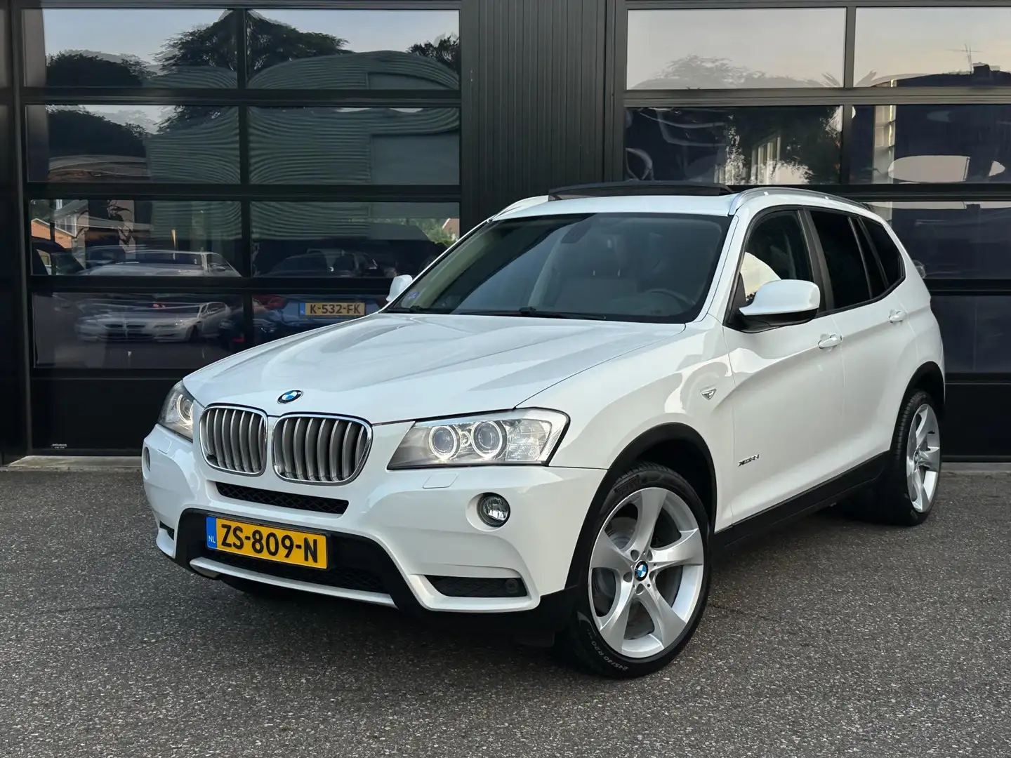 BMW X3 XDrive35i High Executive Xenon Pano Leer Cruise HU Wit - 1
