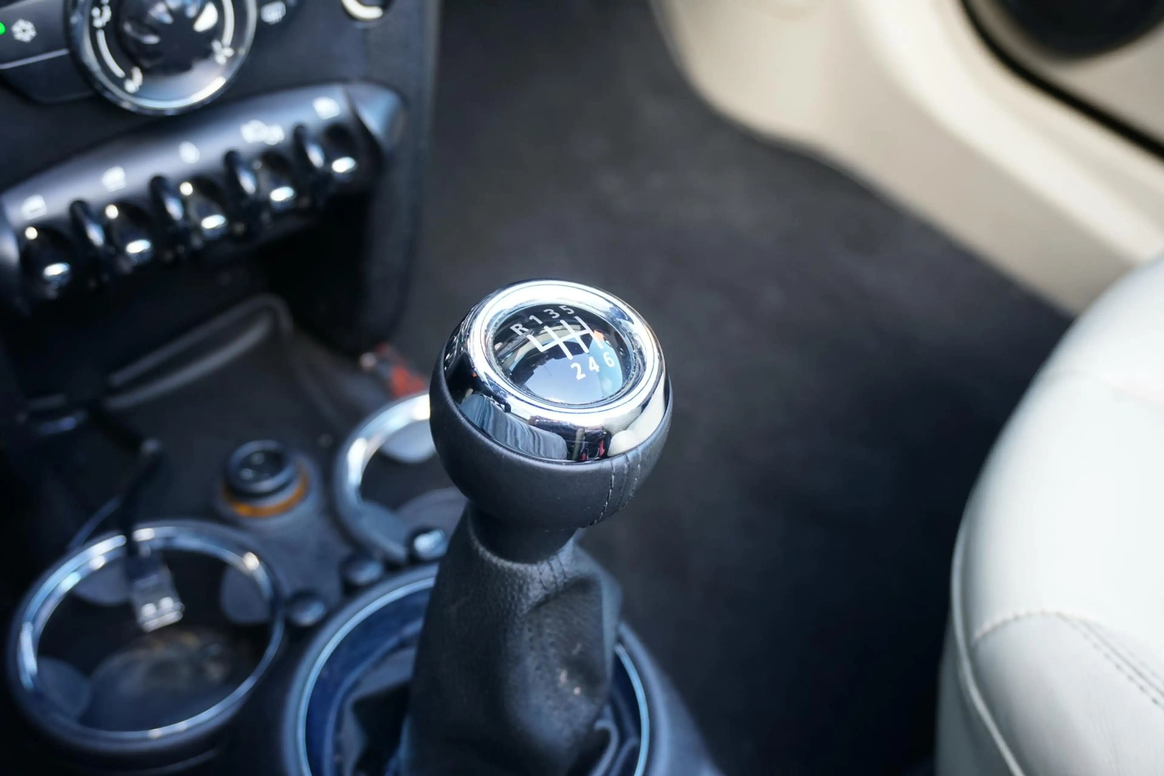 MINI One Cabrio 1.6 Chili + LEDER / PDC — photo 14