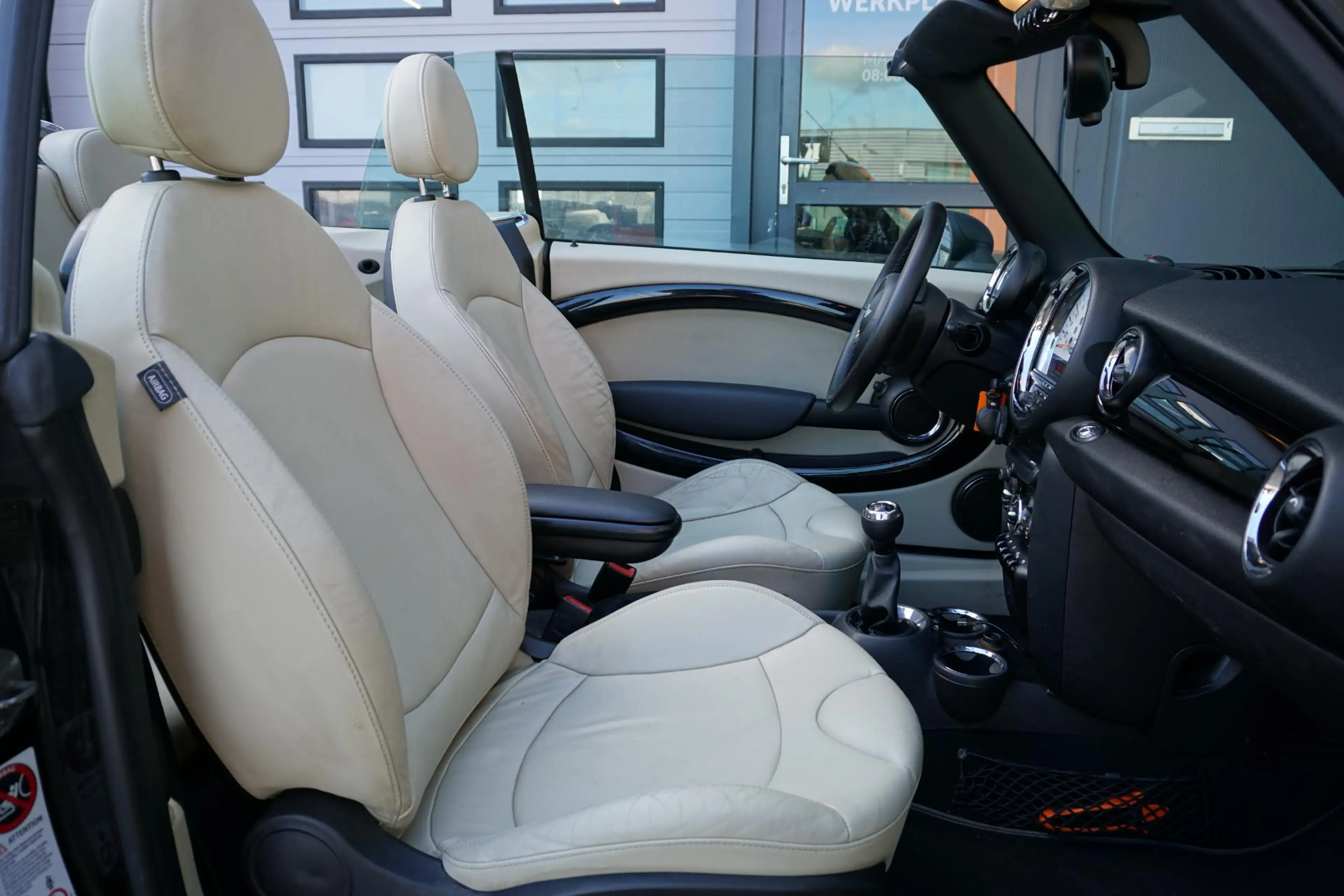 MINI One Cabrio 1.6 Chili + LEDER / PDC — photo 9