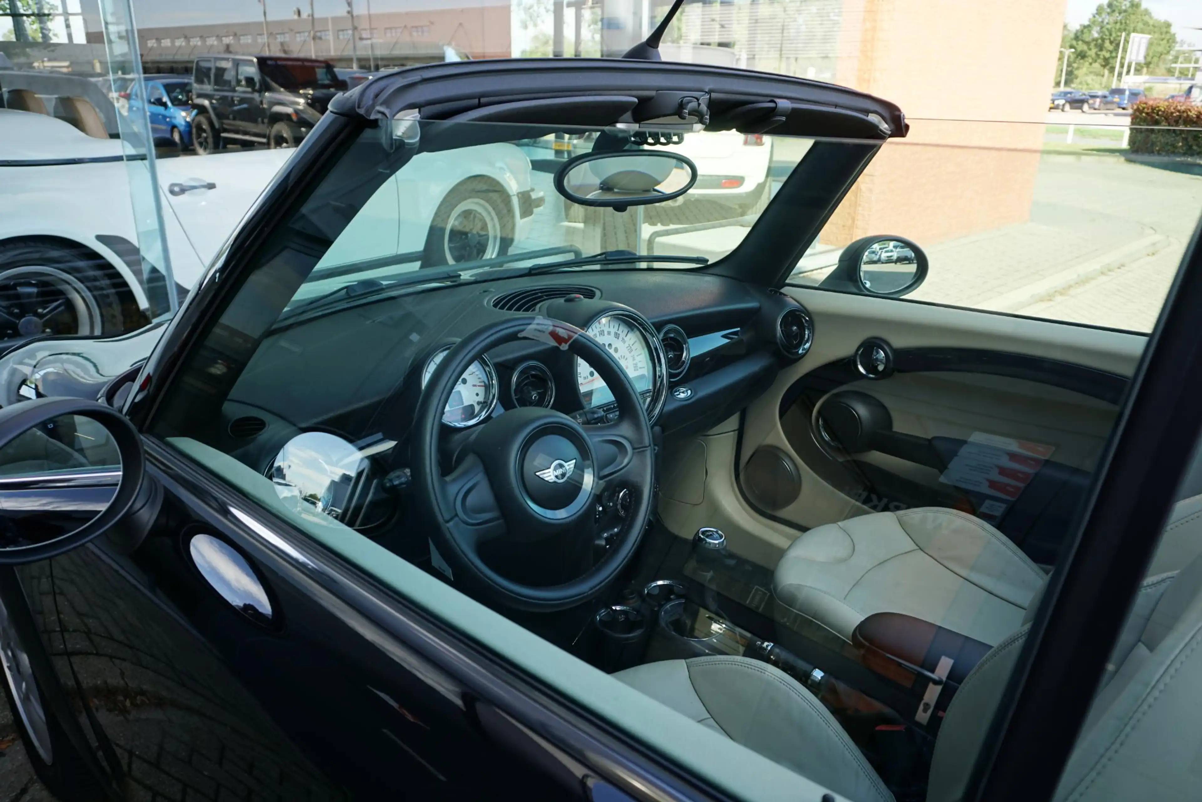 MINI One Cabrio 1.6 Chili + LEDER / PDC — photo 11