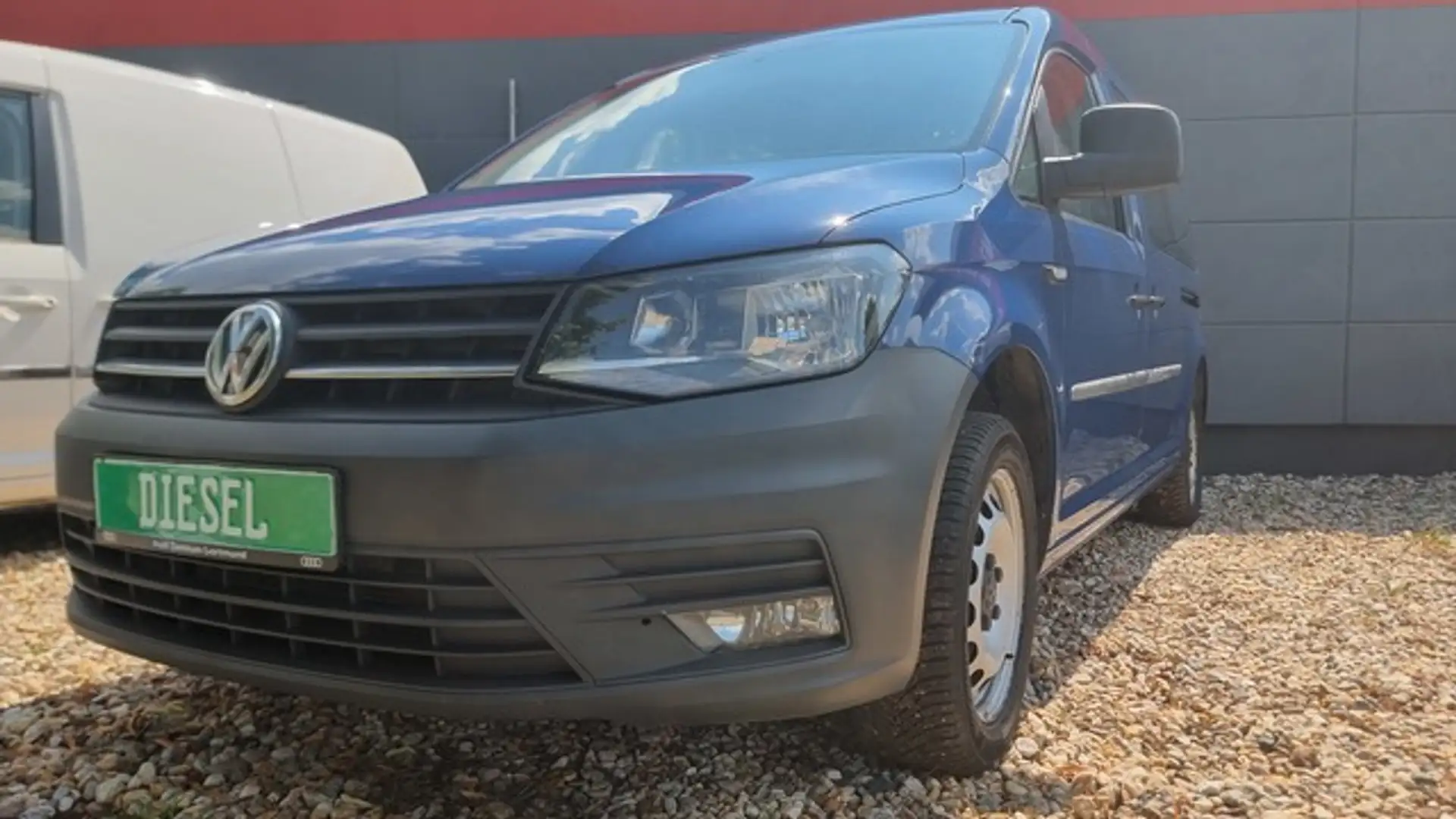 Volkswagen Caddy 4 MAXI 5-Sitzer 2,0 TDi BMT super Zustand Azul - 2
