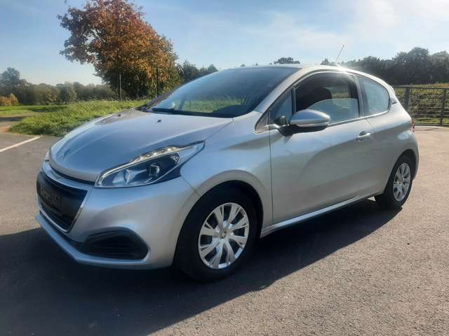 Imagine Peugeot 208 1.6 BlueHDi 100,Navi,LED,2.Hand,Tüv neu