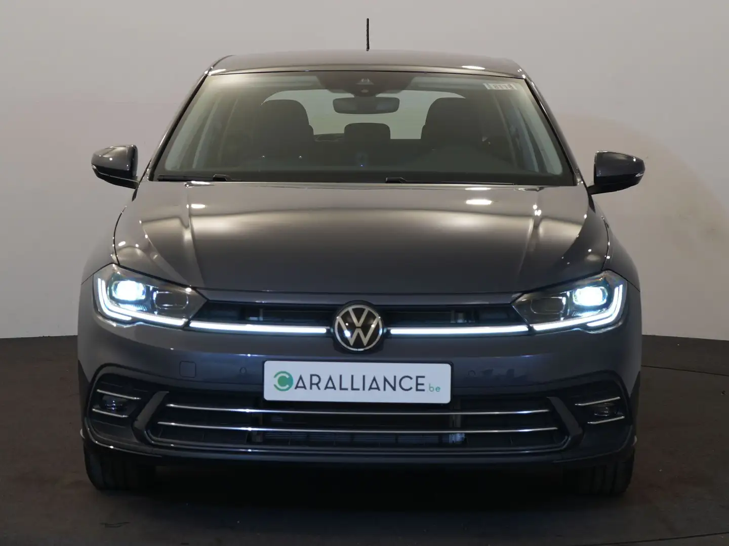 Volkswagen Polo Style 1.0TSI|DSG|Matrix|NAVbyAPP|IQ.Drive|JA15" Gris - 2