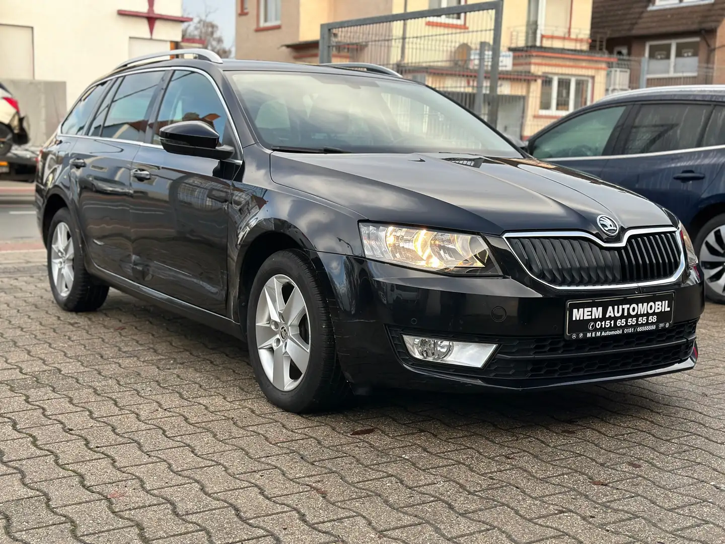 Skoda Octavia Ambition 1.4 TSI DSG Navi Temp 1.Hand Auto. Euro6 Schwarz - 2