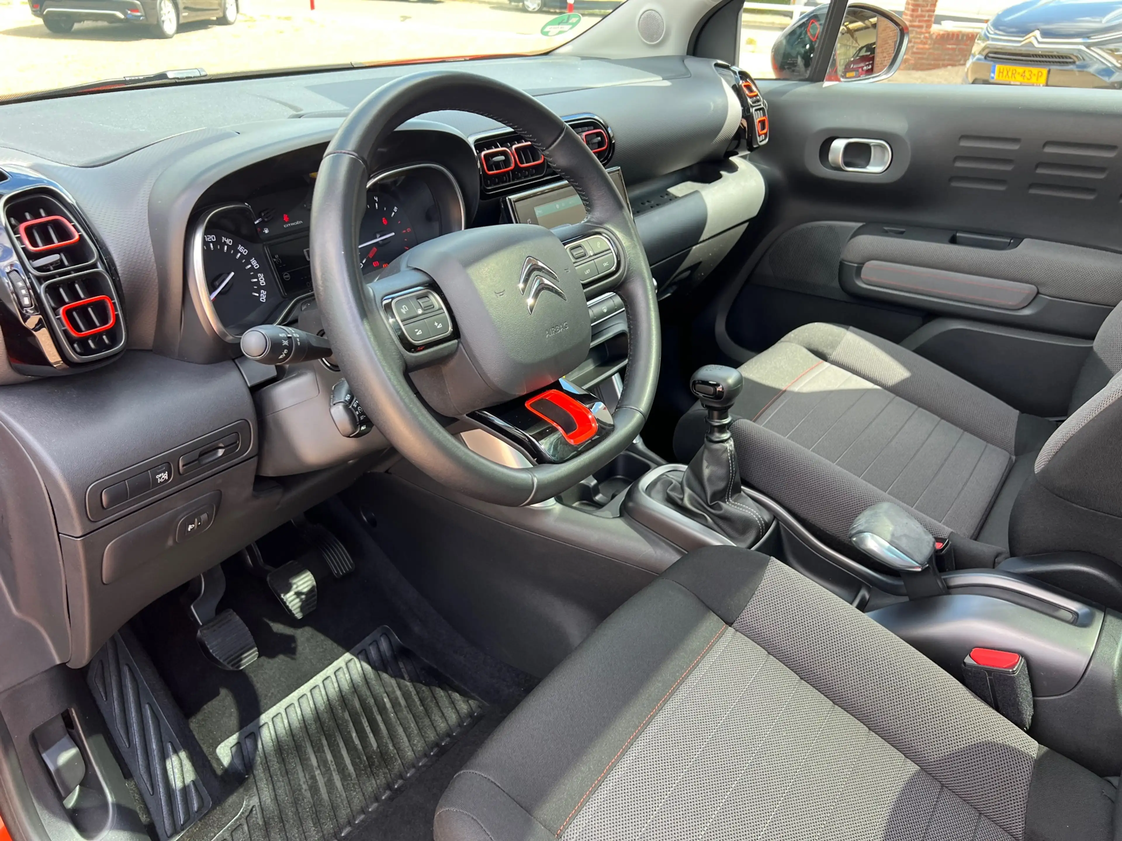 Citroen C3 Aircross 1.2 110 pk PureTech S&S Shine Navi-Trekhaak-Panora — photo 7