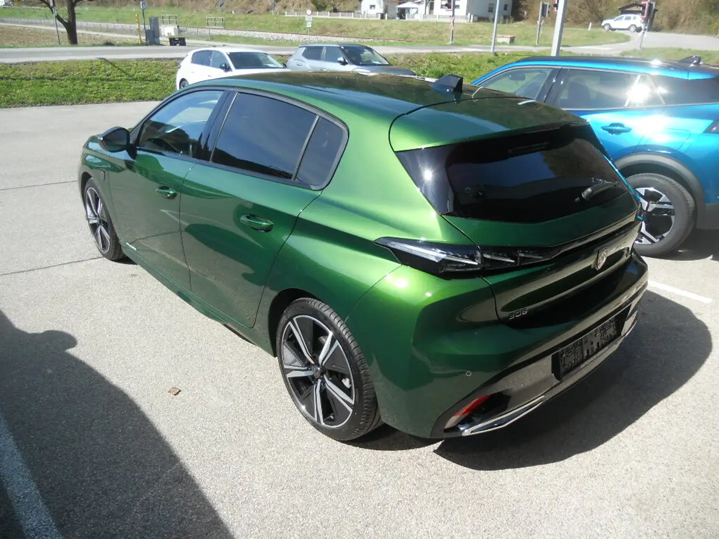 Peugeot 308 BlueHDi 130 S&S EAT8 GT Grün - 2