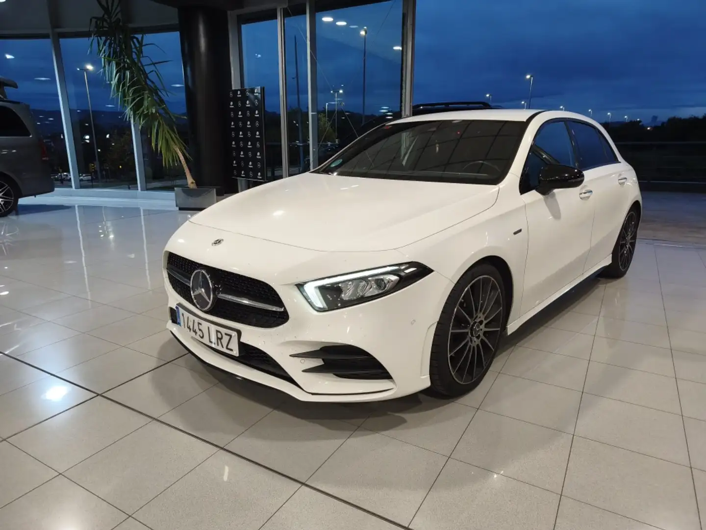 Mercedes-Benz A 180 7G-DCT Blanco - 1