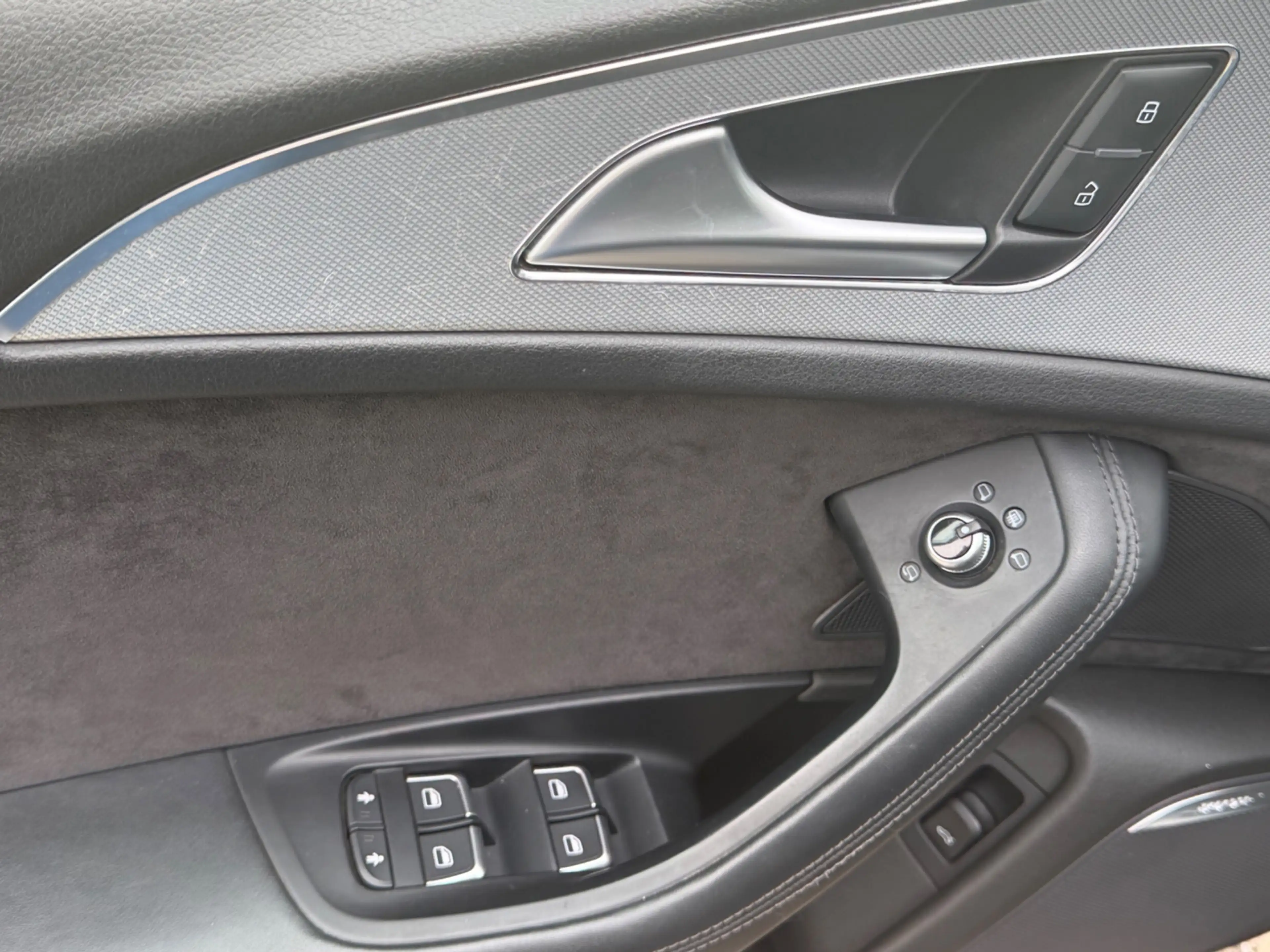 Audi A6 allroad quattro 3.0 TDI Premium Edition, panoramadak, trek — photo 32
