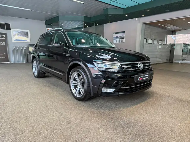 Volkswagen Tiguan view 3