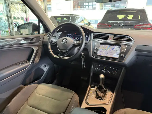 Volkswagen Tiguan view 12