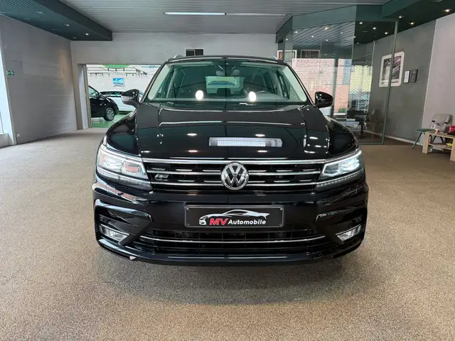 Volkswagen Tiguan view 2