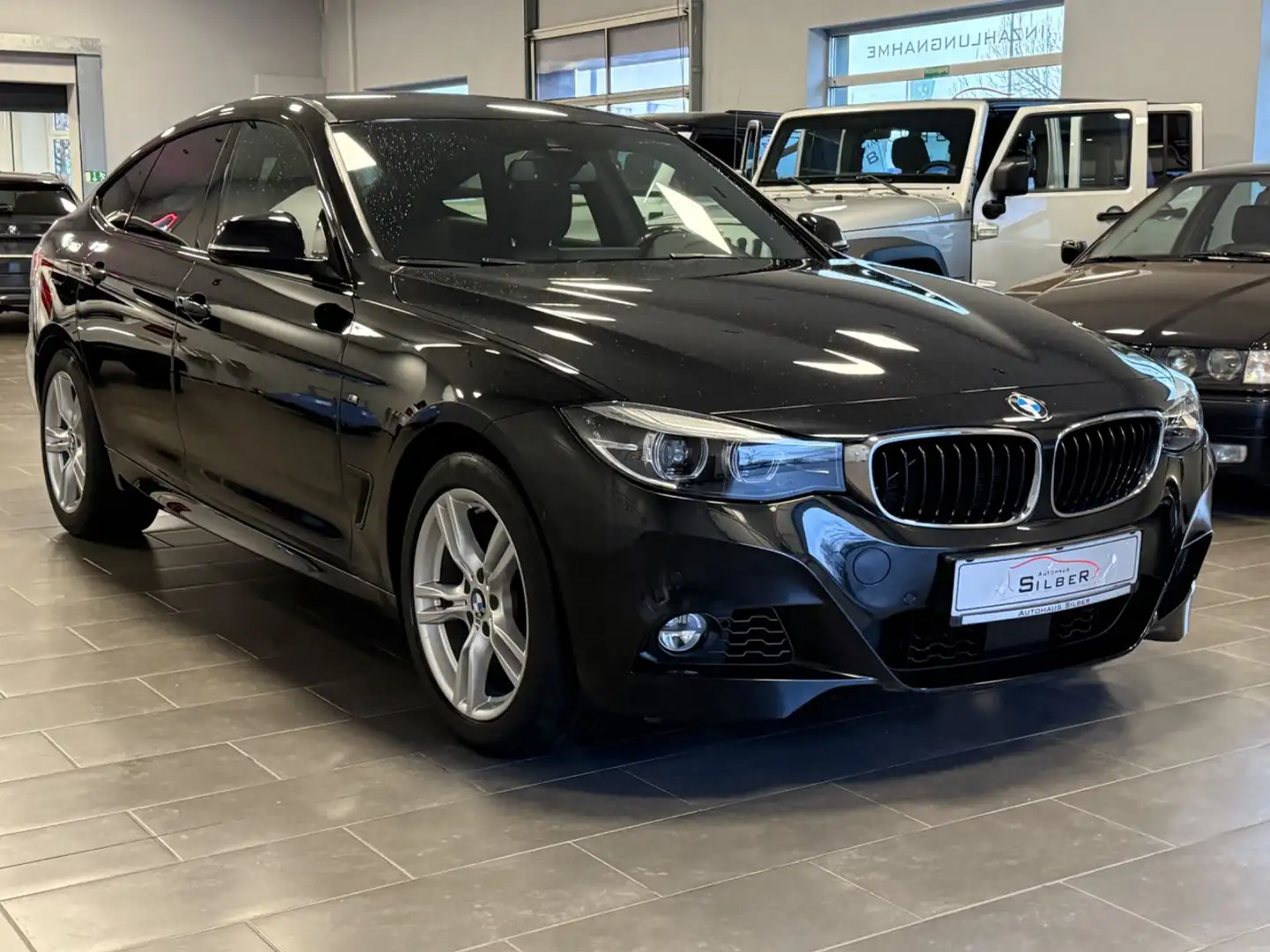 BMW 320 i Gran Turismo xDrive M Sport 360°/ACC/Leder Schwarz - 2