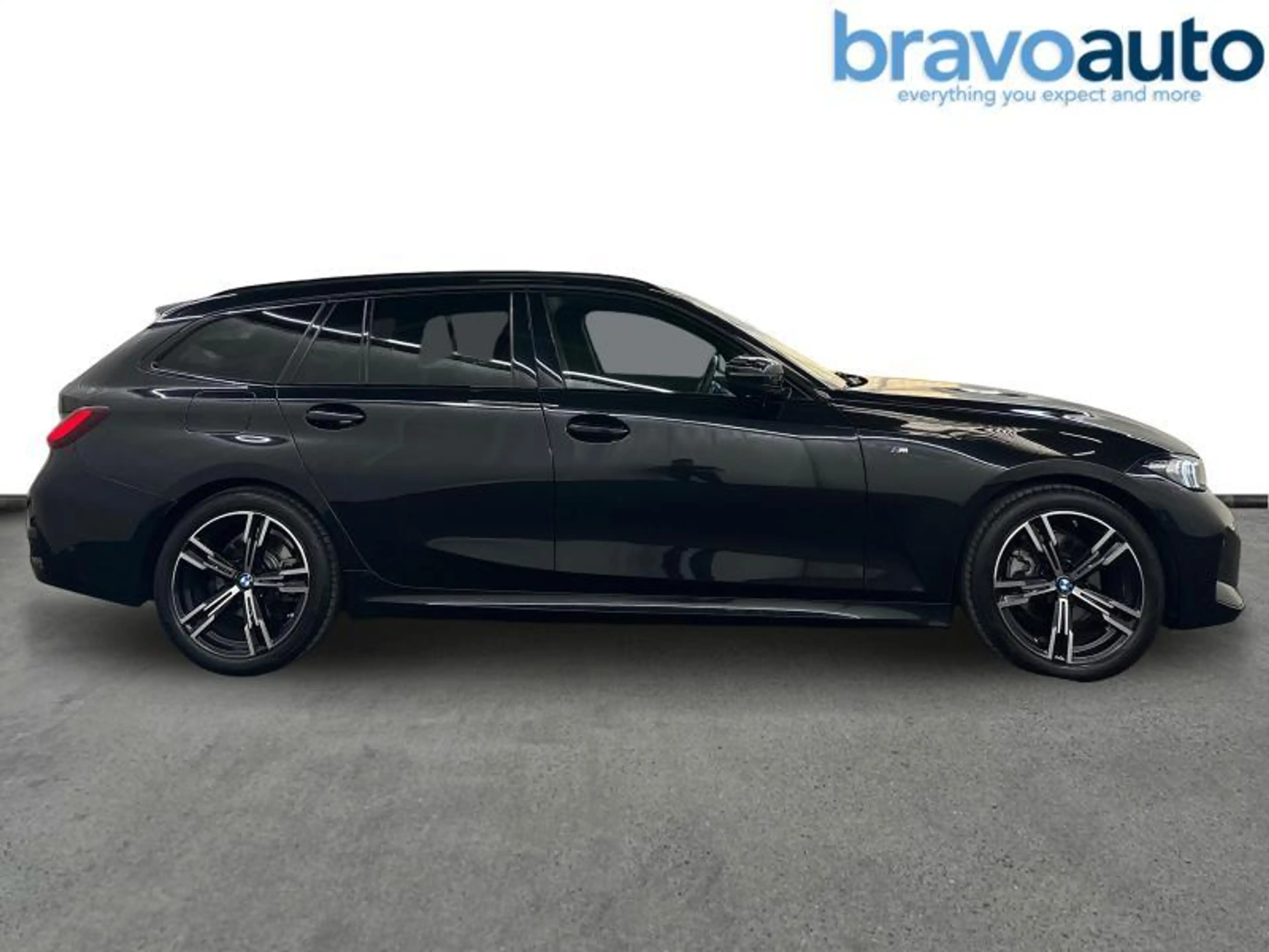 BMW 320 320dA xDrive Touring M Sport — photo 14