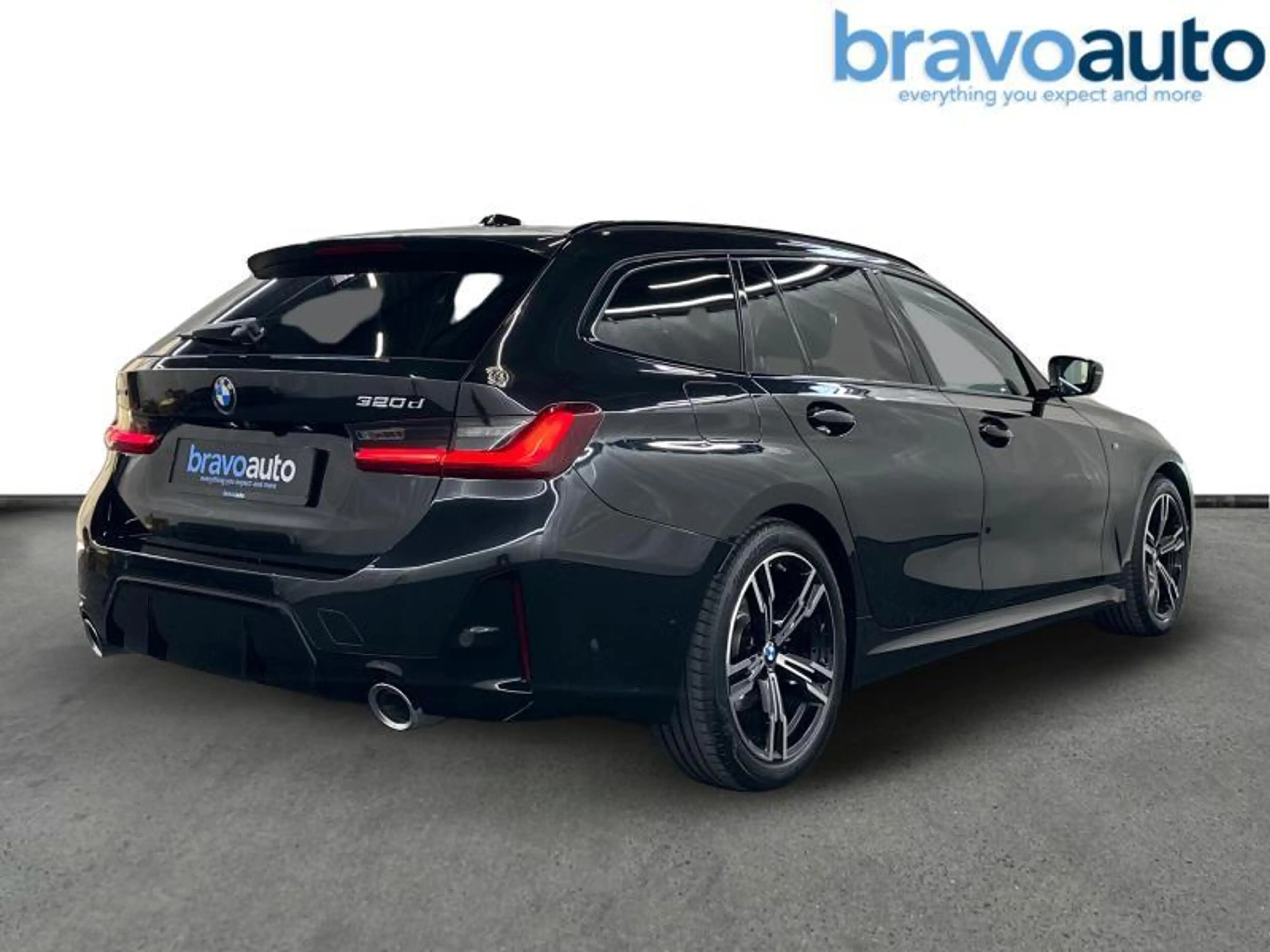 BMW 320 320dA xDrive Touring M Sport — photo 15