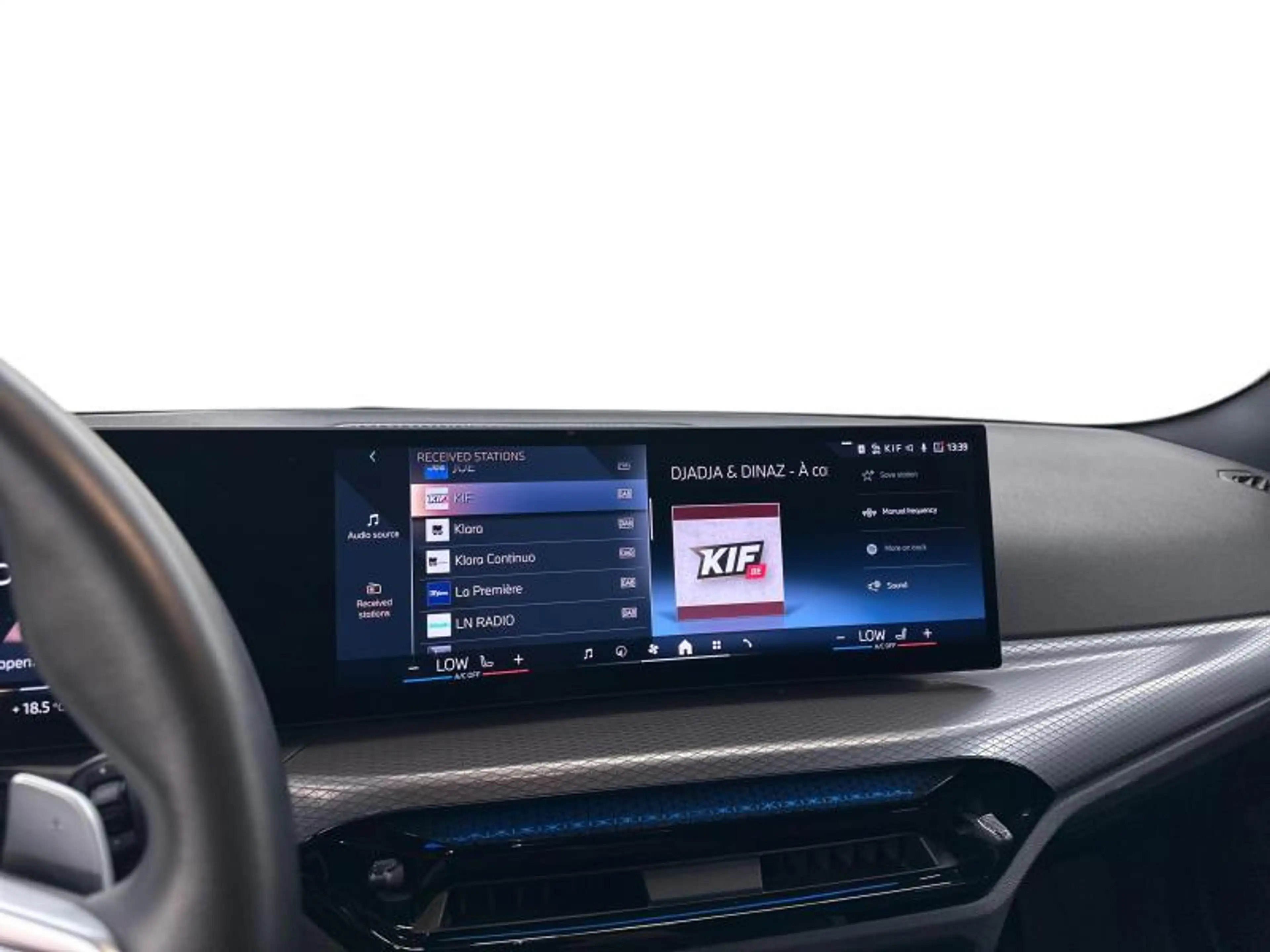 BMW 320 320dA xDrive Touring M Sport — photo 11