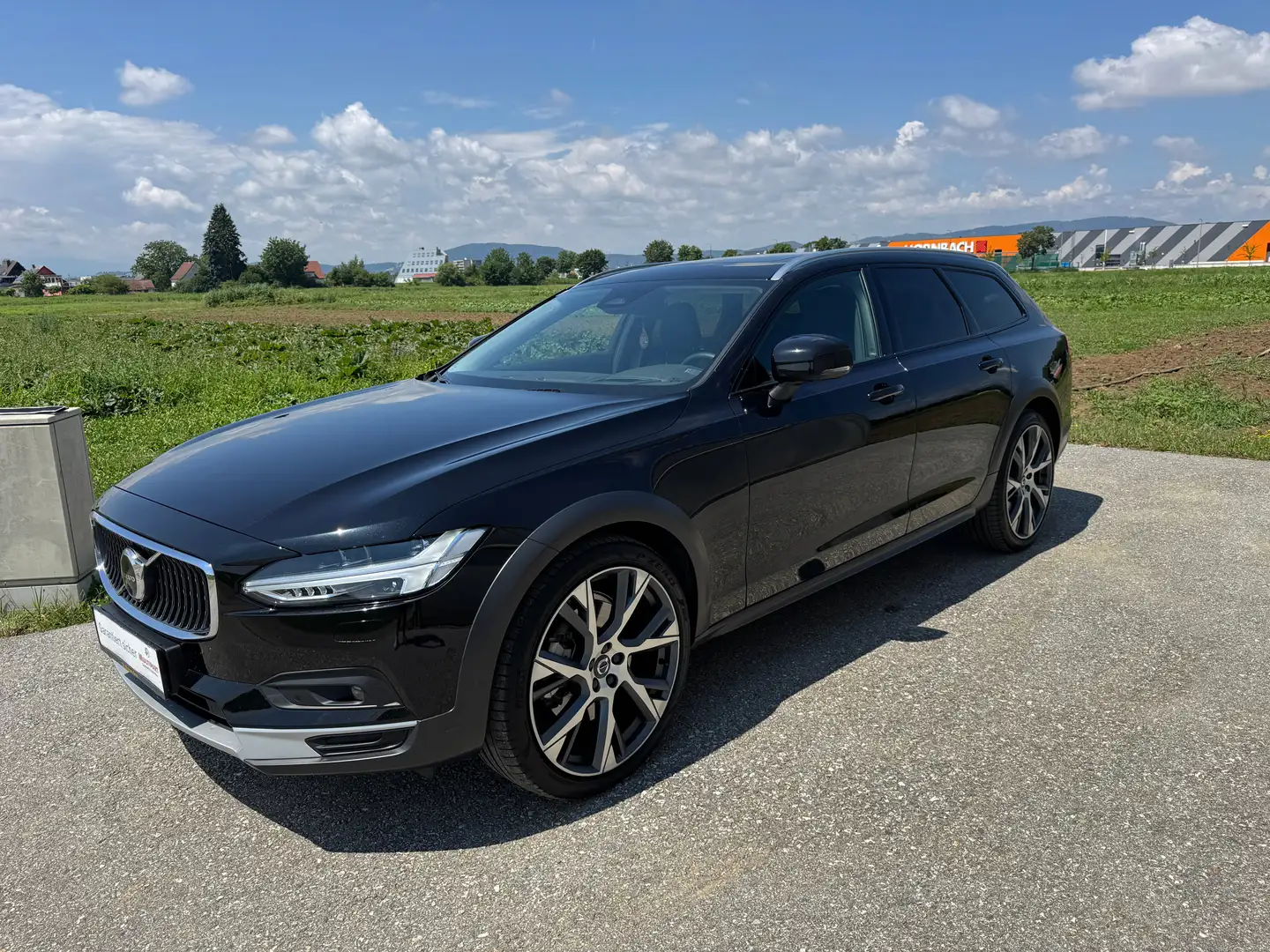 Volvo V90 Cross Country Ultimate B4 AWD Geartronic *1.Besitz; Unfallfrei* Schwarz - 1