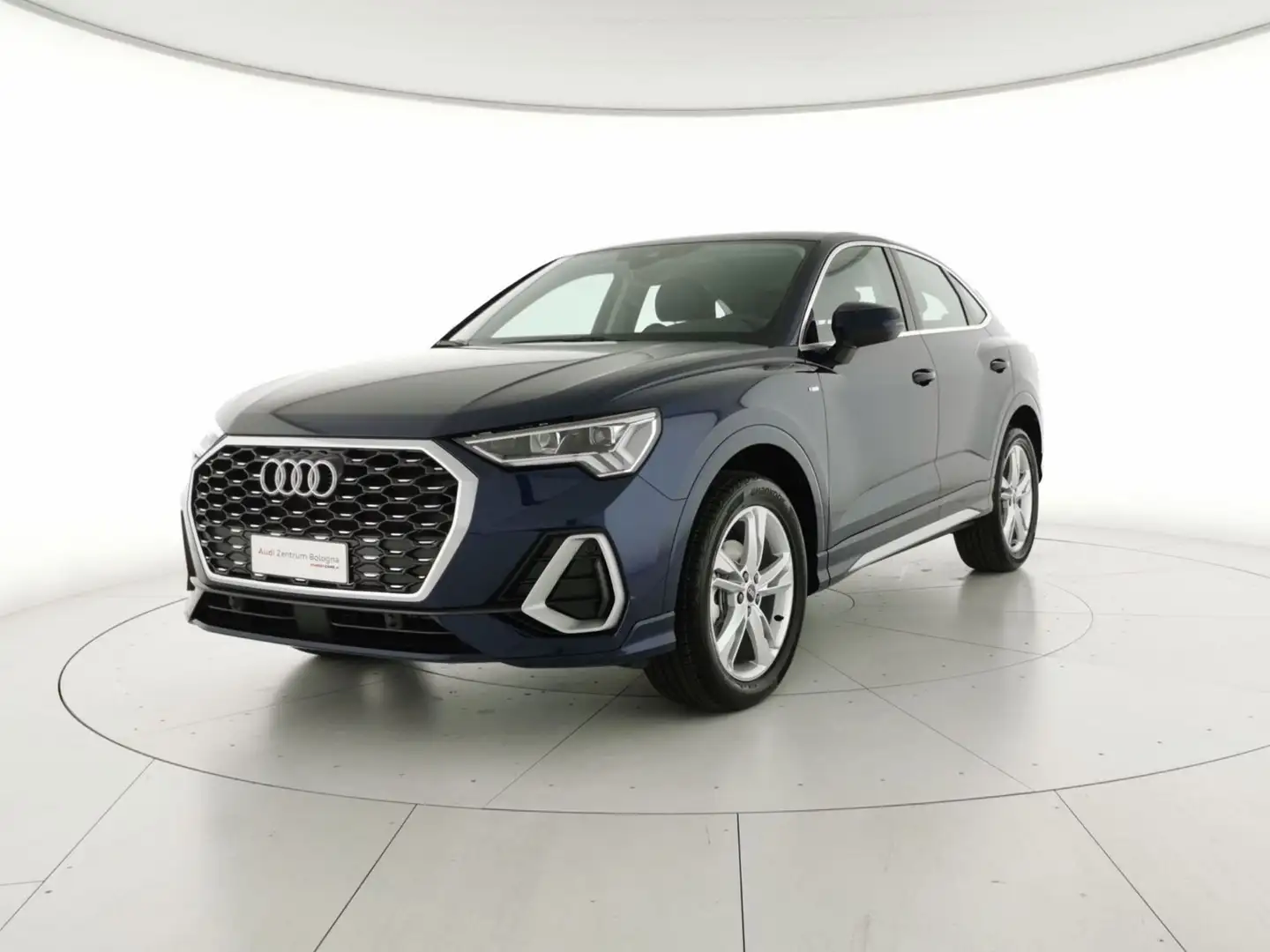 Audi Q3 SPB 35 TDI S tronic S line edition Blu/Azzurro - 1