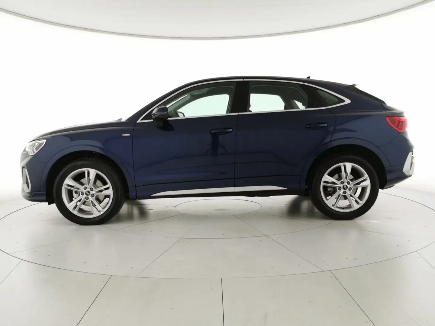 Audi Q3 SPB 35 TDI S tronic S line edition Blu/Azzurro - 2
