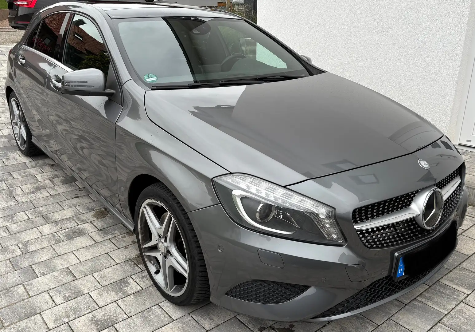Mercedes-Benz A 250 A 250 4Matic 7G-DCT Urban Grau - 2