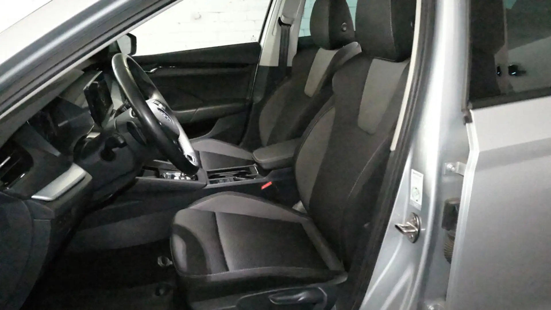 Skoda Octavia Ambition DSG  LED * Virtual Cockpit Silber - 2