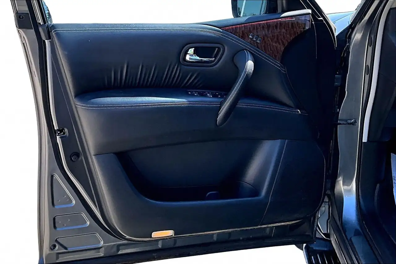 Nissan Armada снимка Nissan Armada
