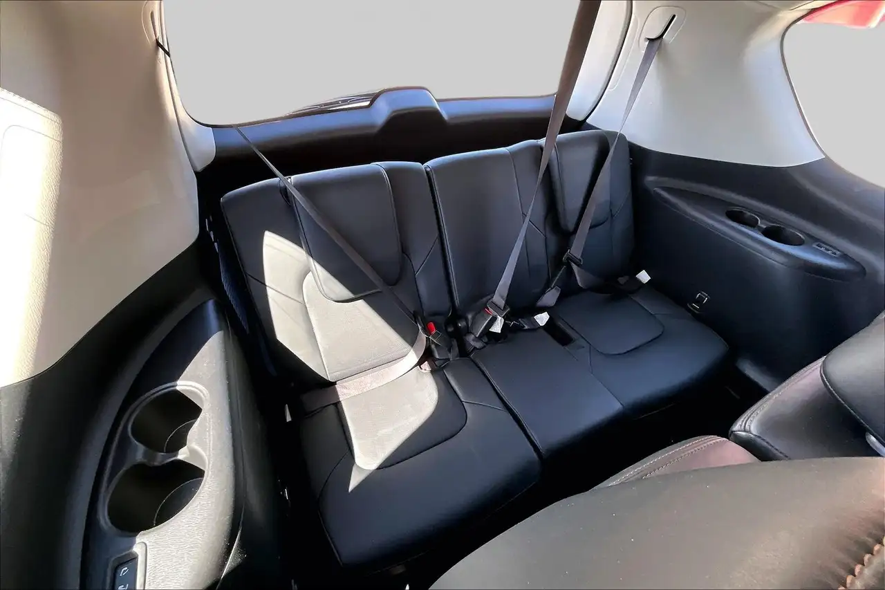 Nissan Armada снимка Nissan Armada