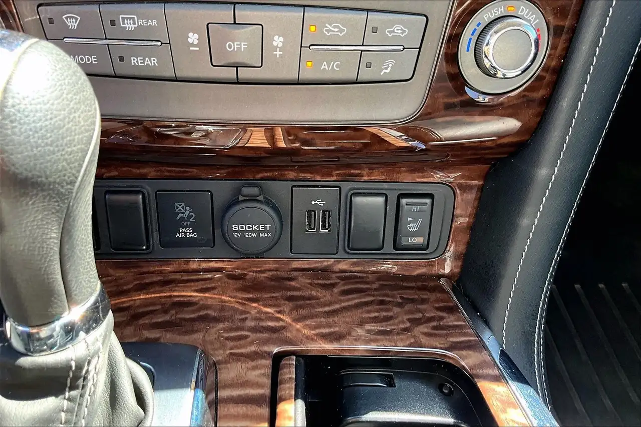 Nissan Armada снимка Nissan Armada