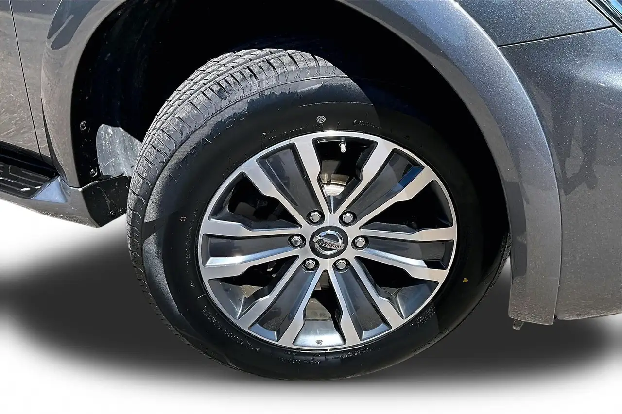 Nissan Armada снимка Nissan Armada