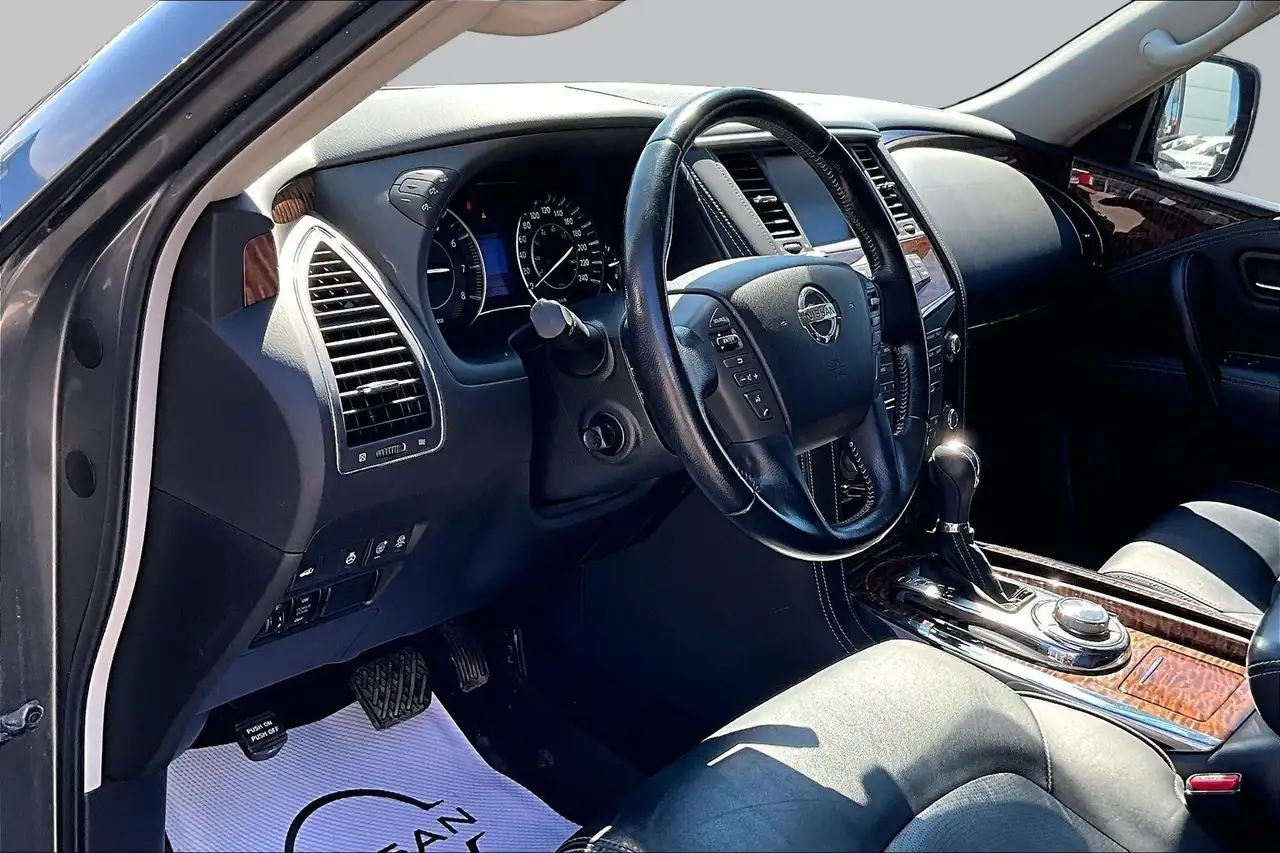 Nissan Armada снимка Nissan Armada