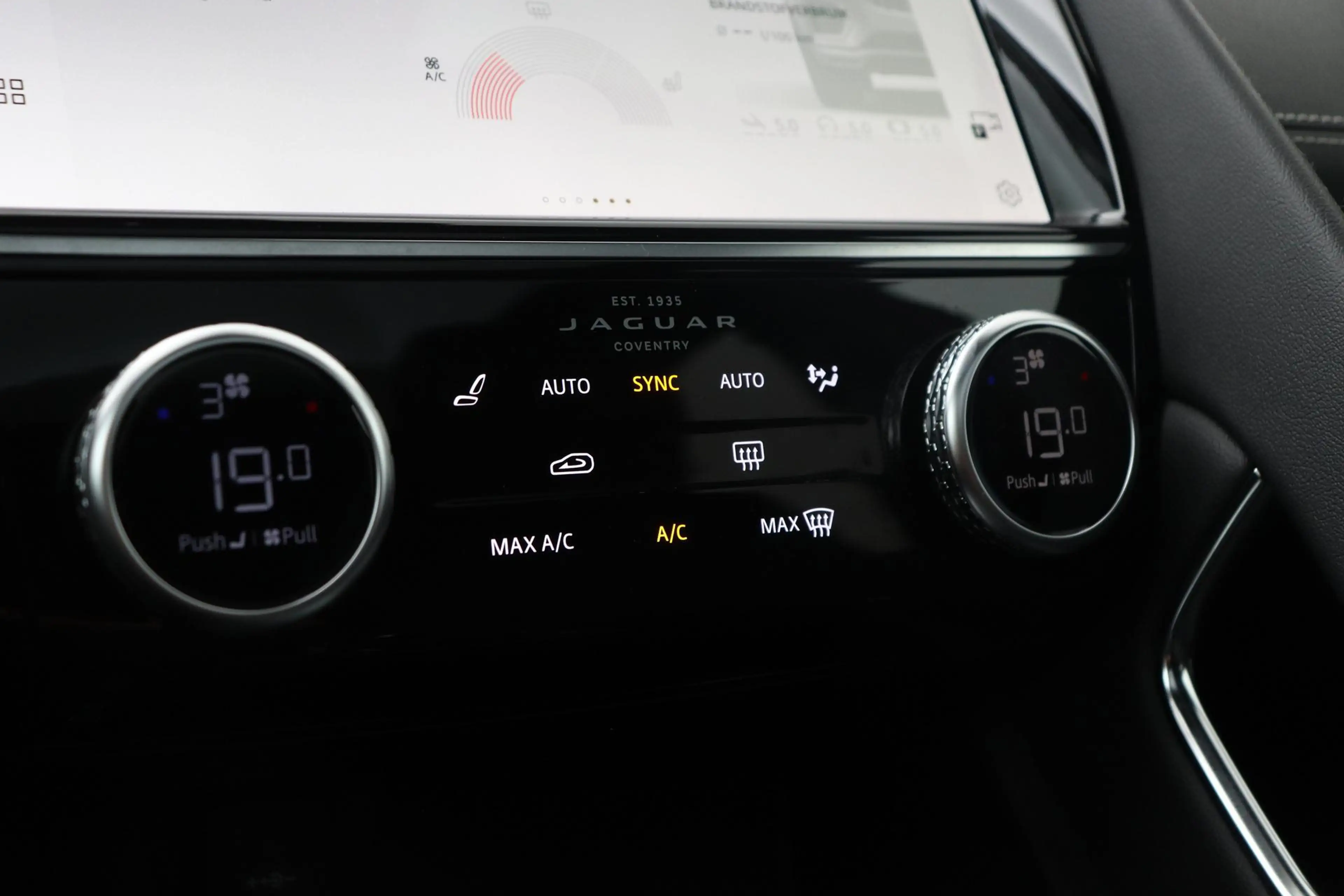 Jaguar E-Pace P300e R-Dynamic SE | Panoramadak | ACC | BLIS | Tr — photo 31