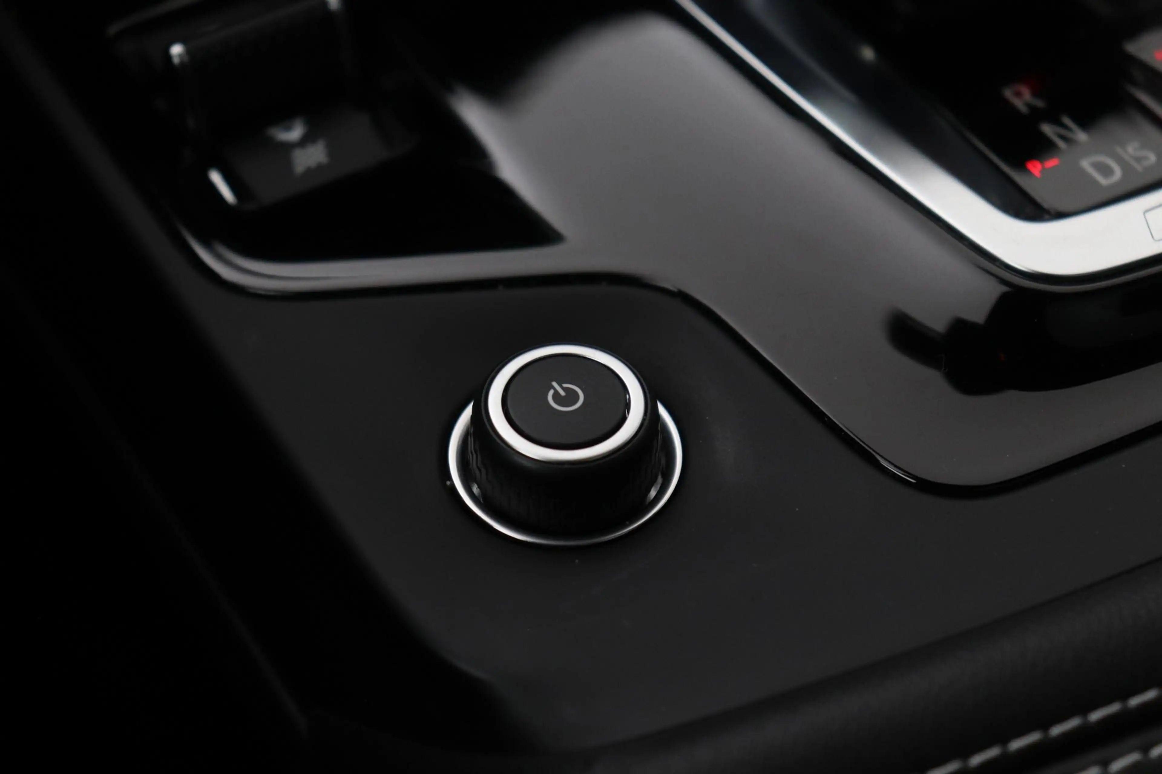 Jaguar E-Pace P300e R-Dynamic SE | Panoramadak | ACC | BLIS | Tr — photo 36
