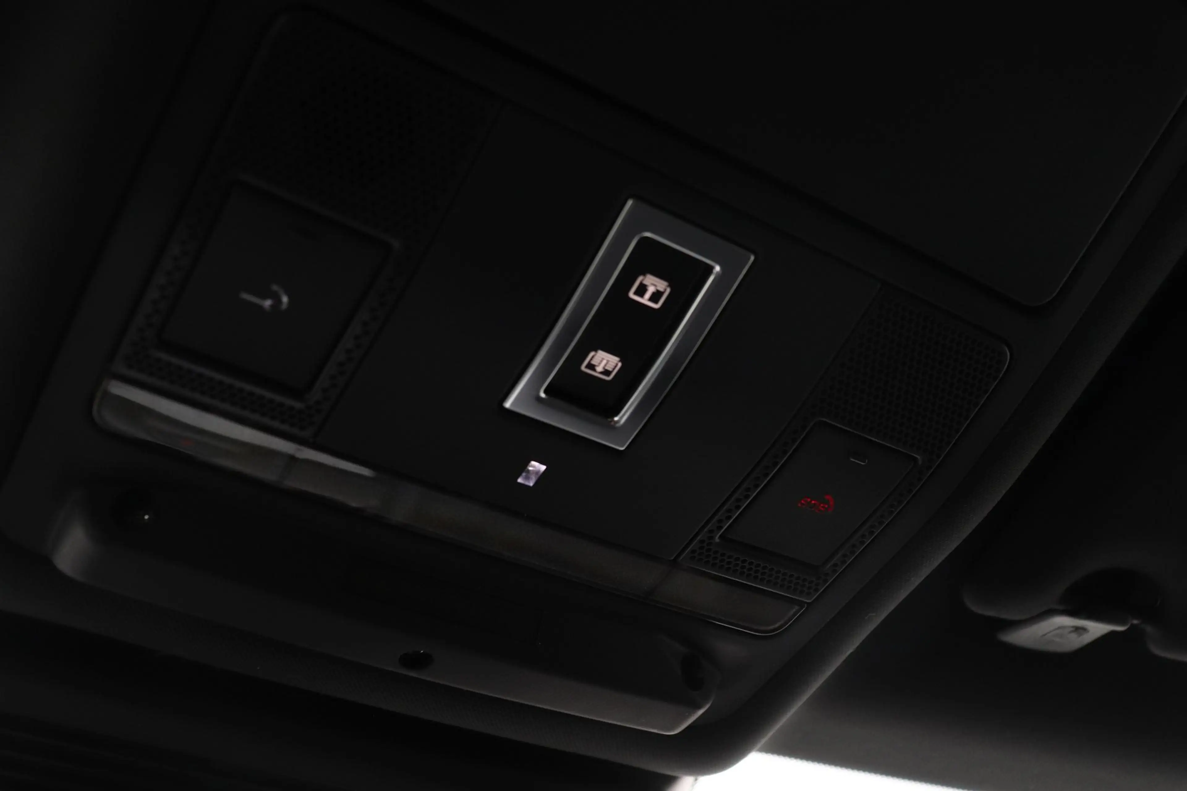 Jaguar E-Pace P300e R-Dynamic SE | Panoramadak | ACC | BLIS | Tr — photo 32