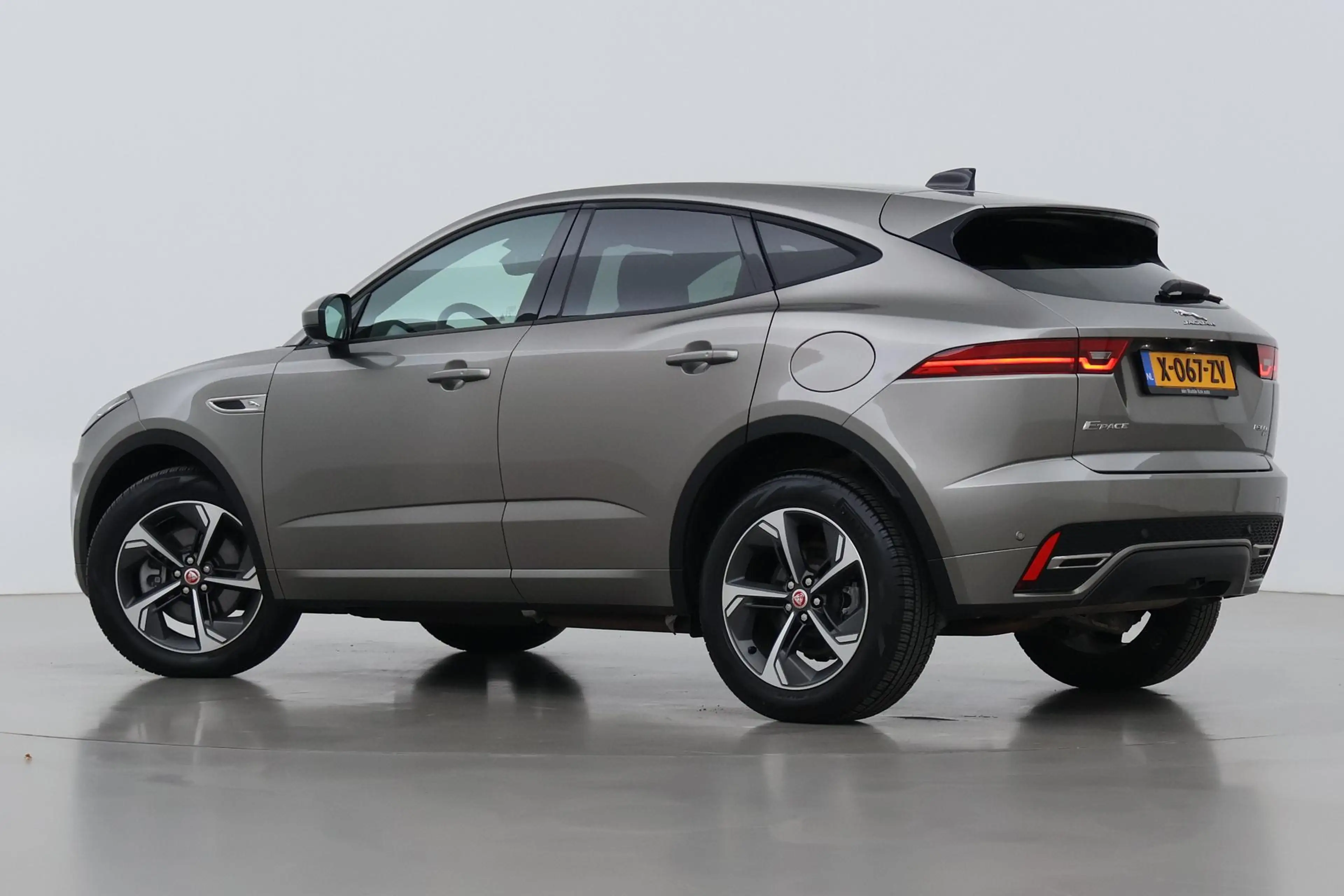 Jaguar E-Pace P300e R-Dynamic SE | Panoramadak | ACC | BLIS | Tr — photo 2