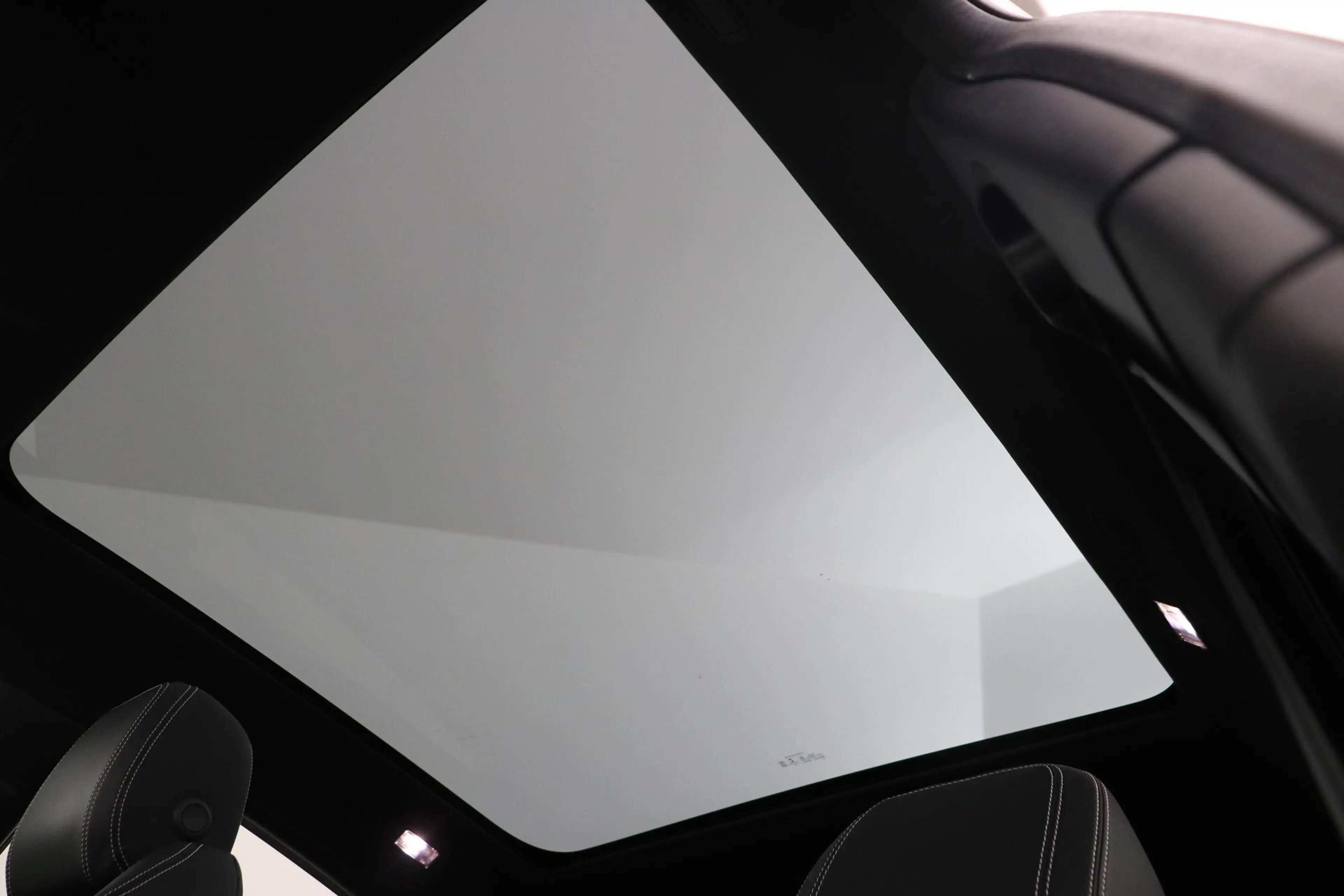 Jaguar E-Pace P300e R-Dynamic SE | Panoramadak | ACC | BLIS | Tr — photo 11