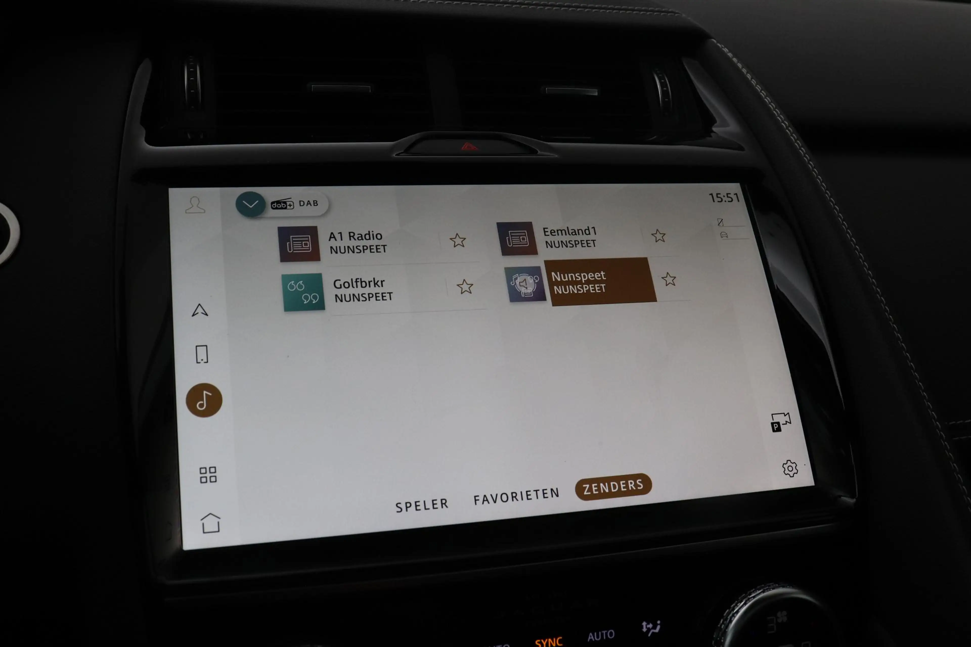 Jaguar E-Pace P300e R-Dynamic SE | Panoramadak | ACC | BLIS | Tr — photo 25