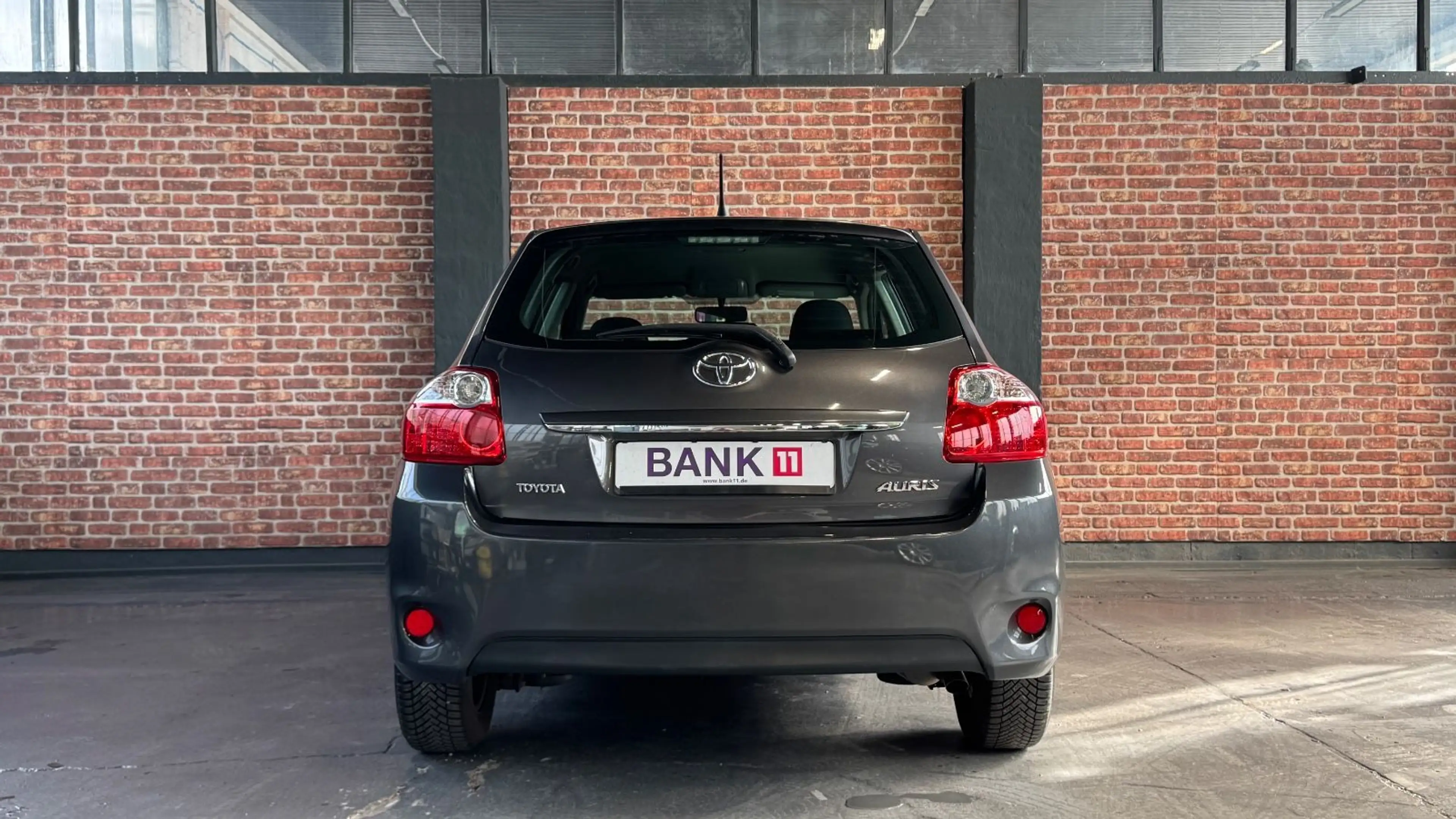 Toyota Auris 1,33-l-Dual-VVT-i Basis KLIMA*TÜV-NEU — photo 5
