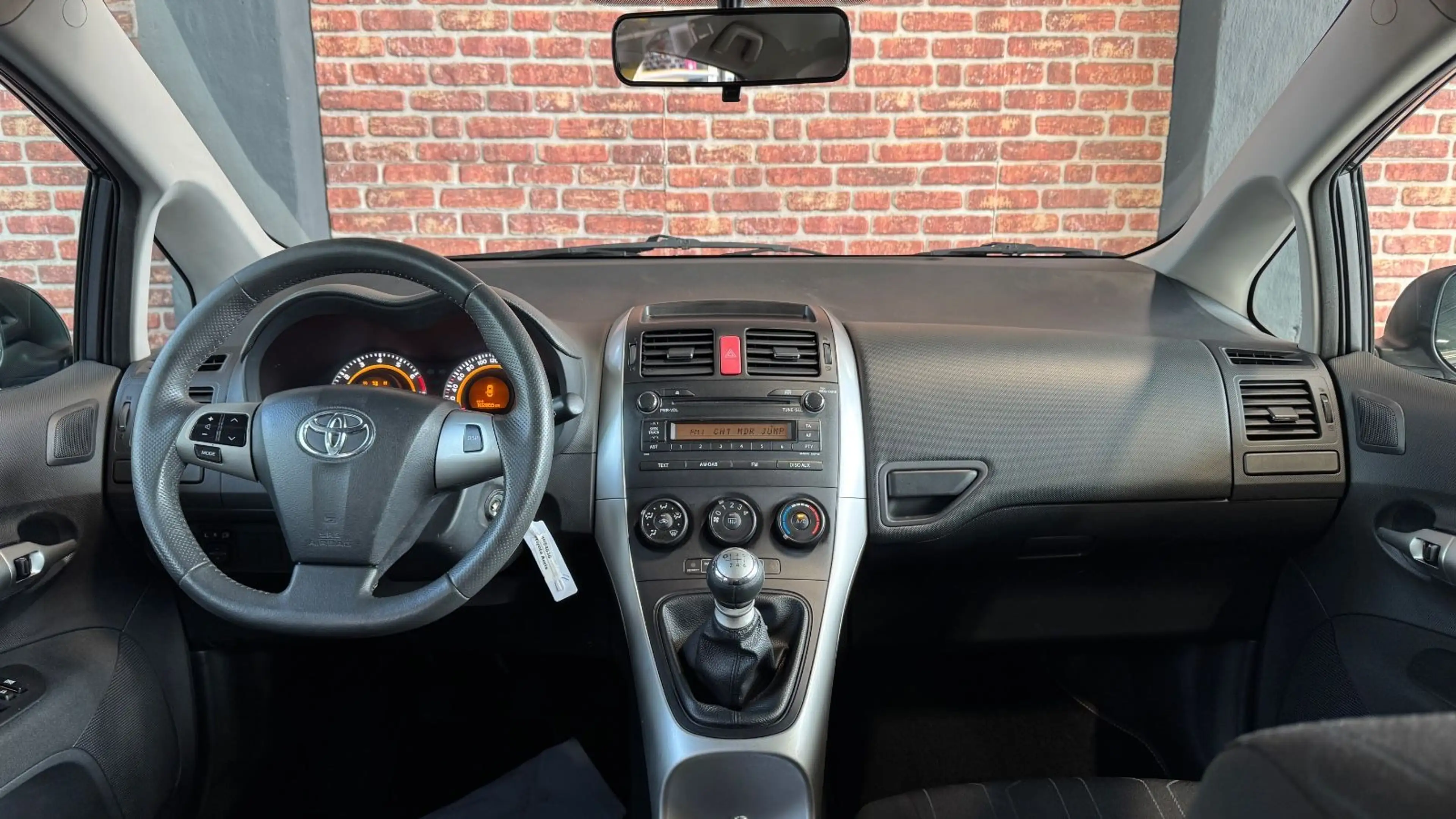 Toyota Auris 1,33-l-Dual-VVT-i Basis KLIMA*TÜV-NEU — photo 7