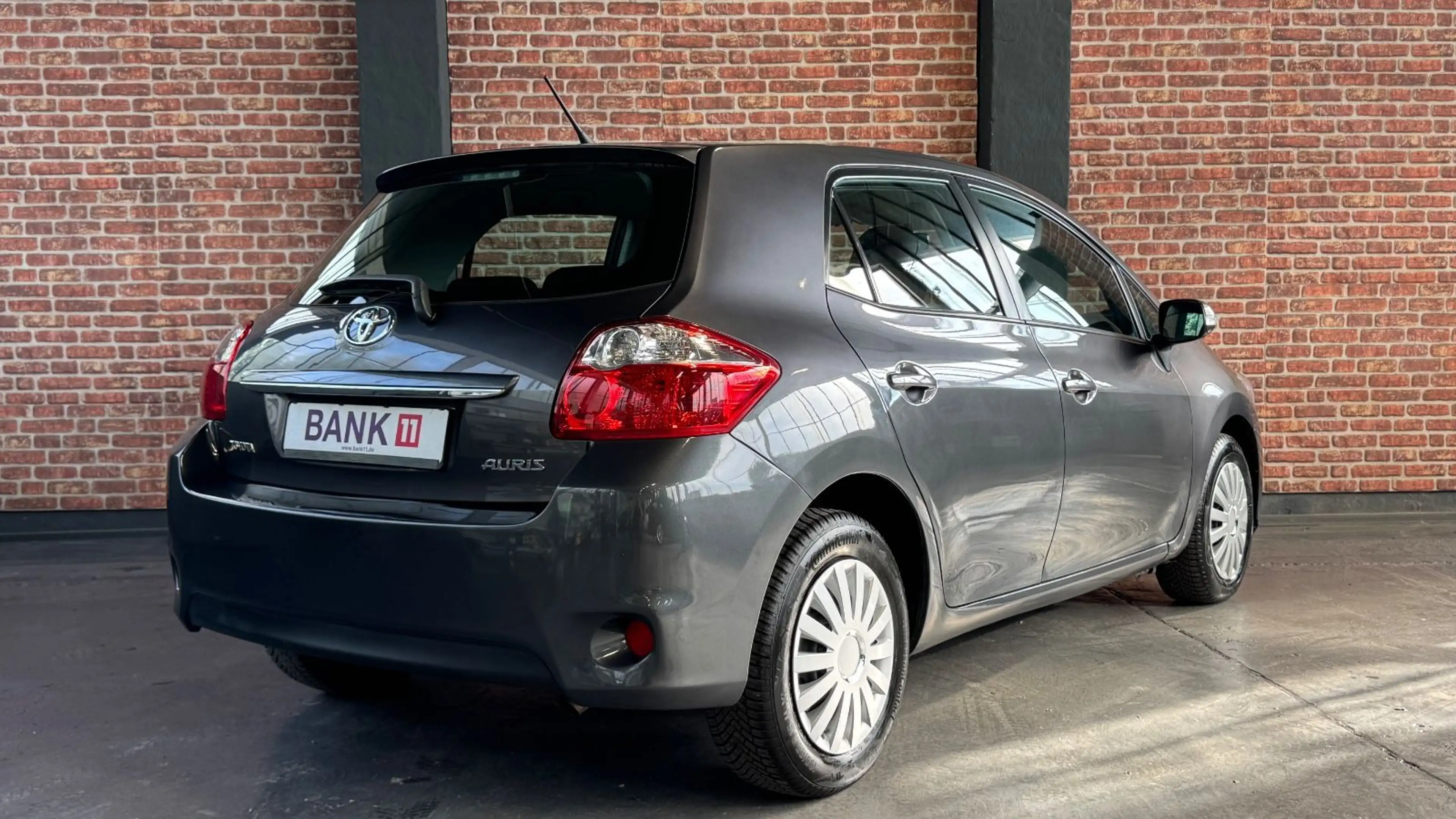 Toyota Auris 1,33-l-Dual-VVT-i Basis KLIMA*TÜV-NEU — photo 6