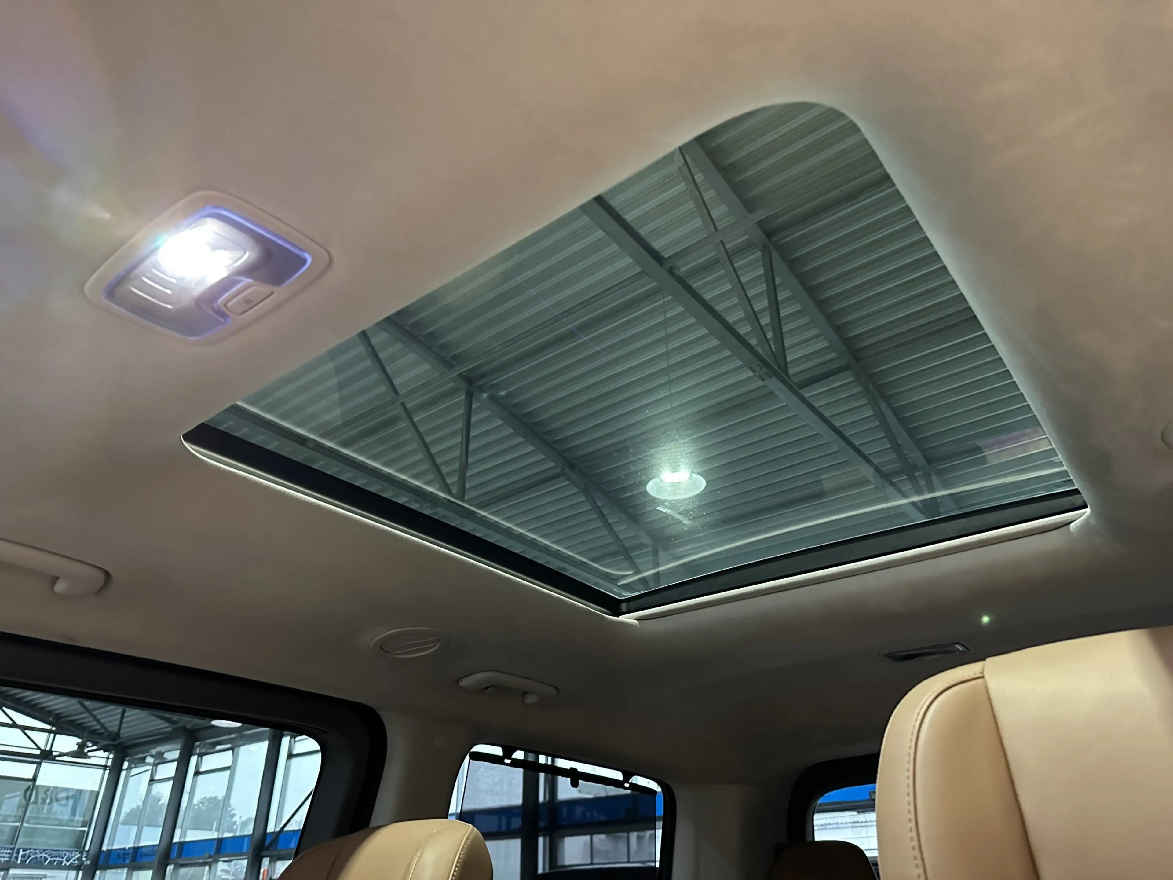 Hyundai STARIA Signature Leder Pano 360Cam 7-Sitzer AHK — photo 11