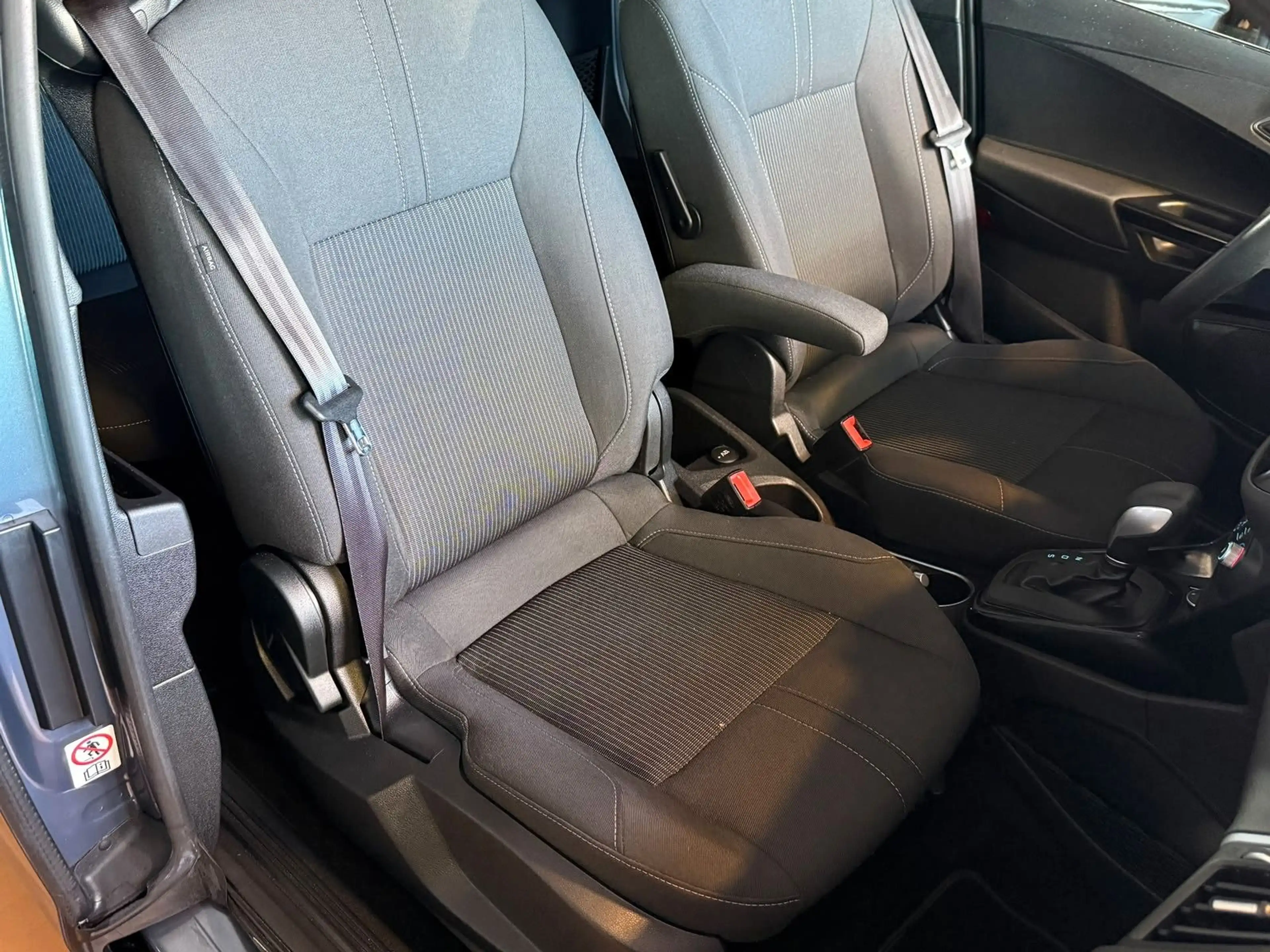 Ford B-Max B-MAX Titanium Automatik / Navi / R-Kamera — photo 14