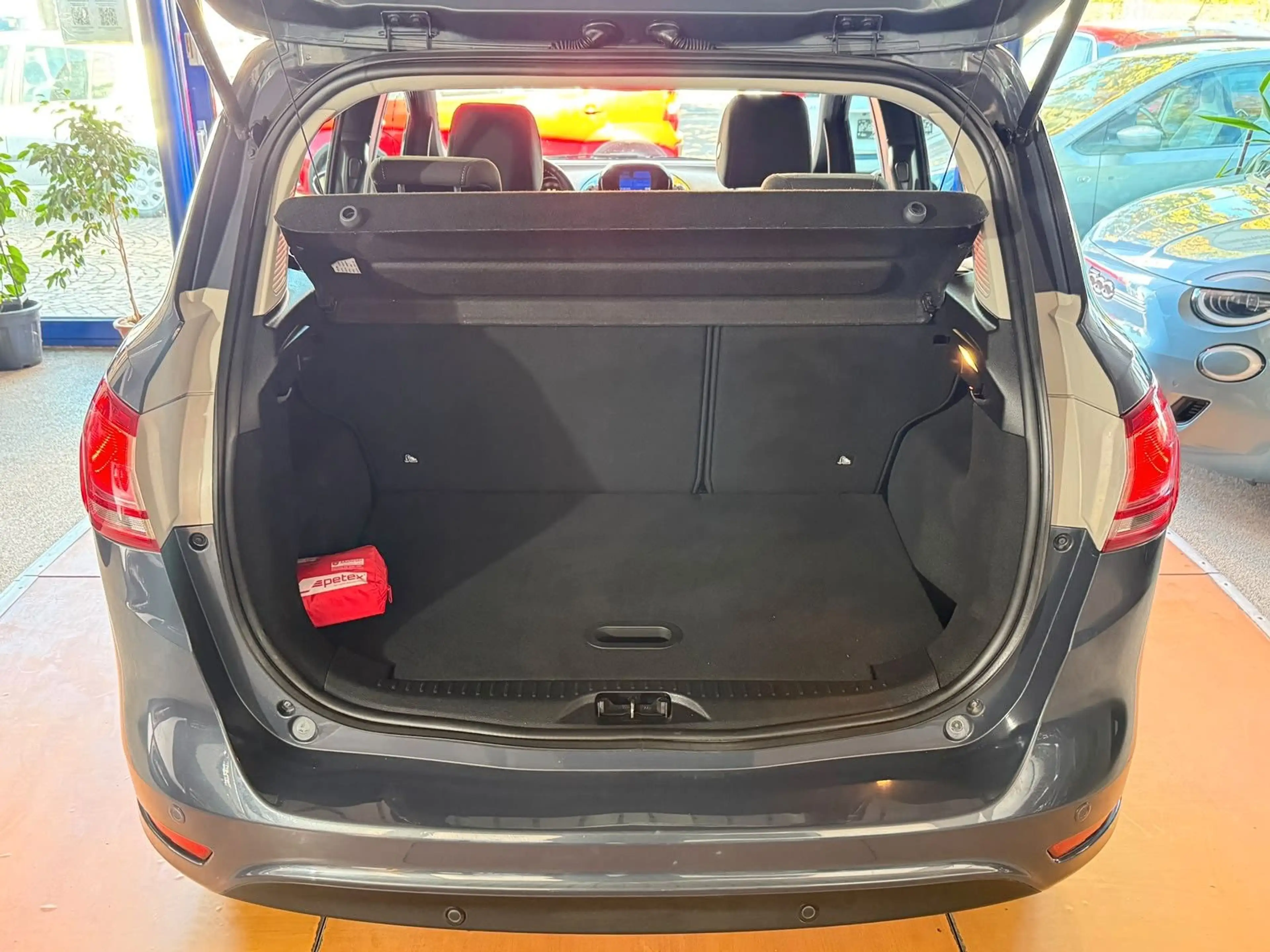 Ford B-Max B-MAX Titanium Automatik / Navi / R-Kamera — photo 11