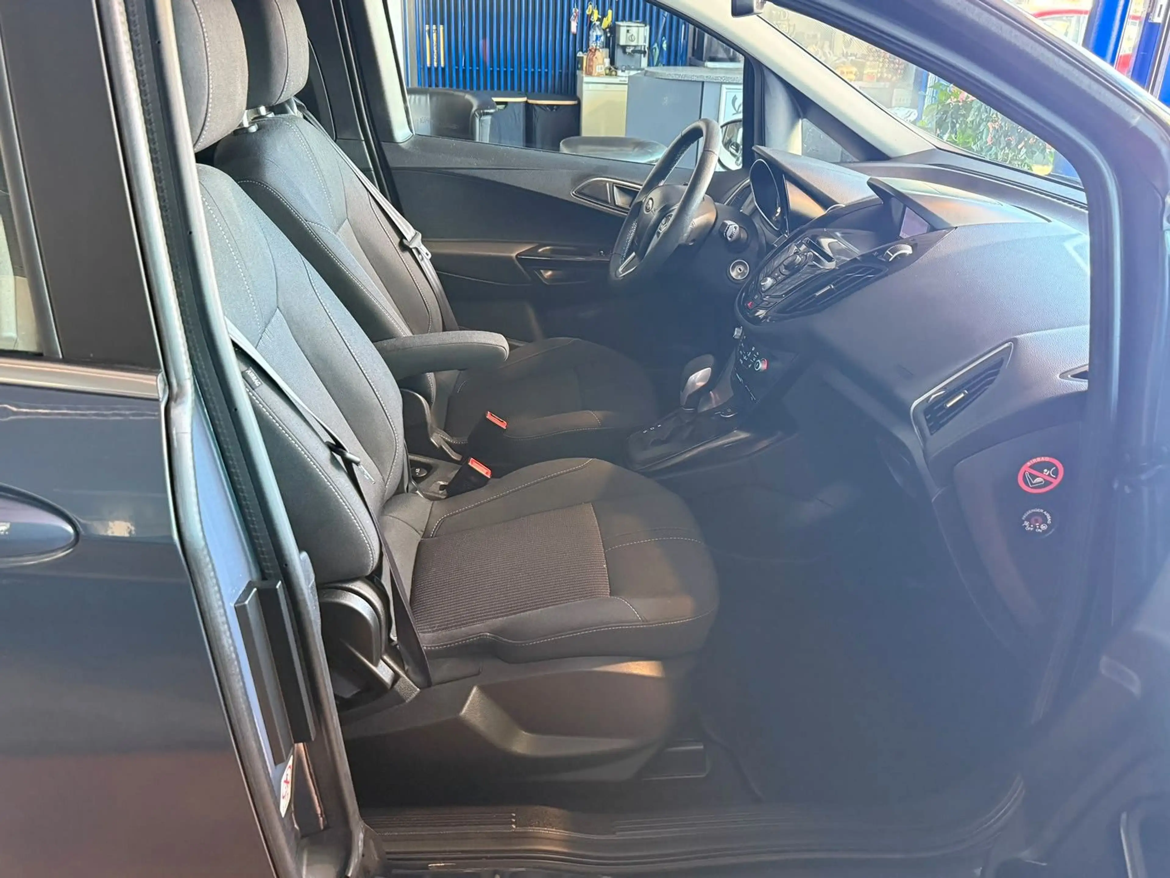 Ford B-Max B-MAX Titanium Automatik / Navi / R-Kamera — photo 13