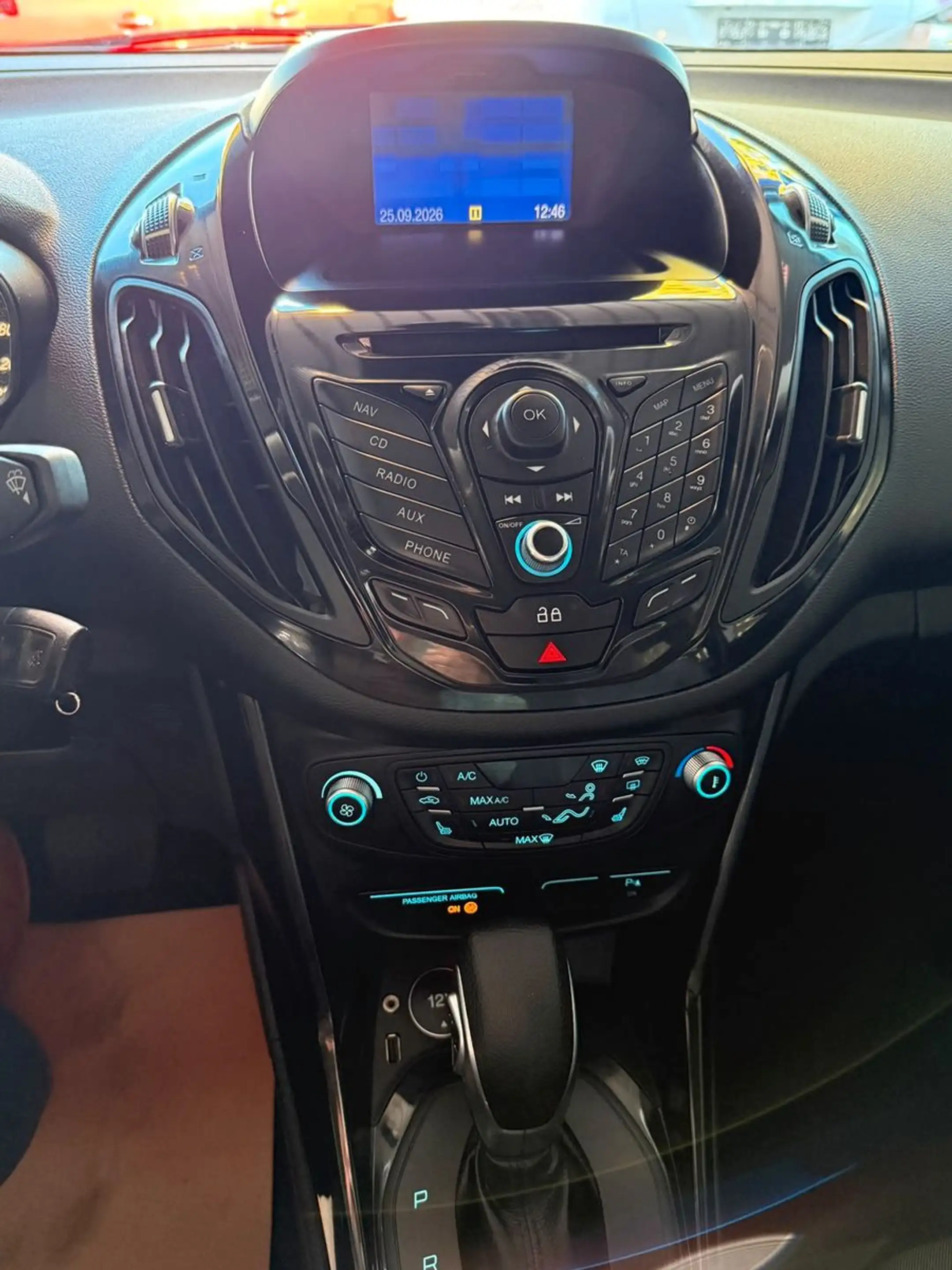 Ford B-Max B-MAX Titanium Automatik / Navi / R-Kamera — photo 21