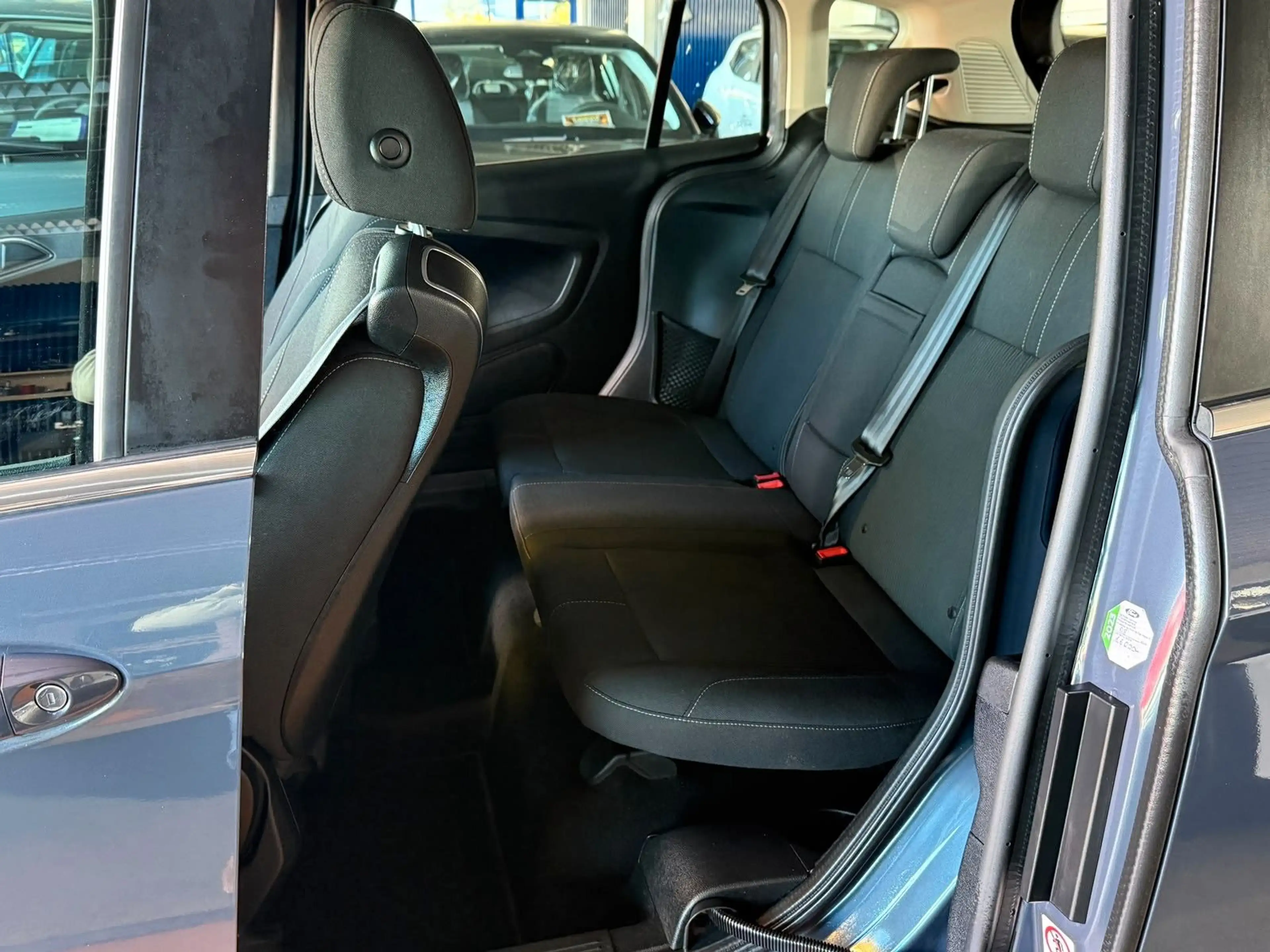 Ford B-Max B-MAX Titanium Automatik / Navi / R-Kamera — photo 10