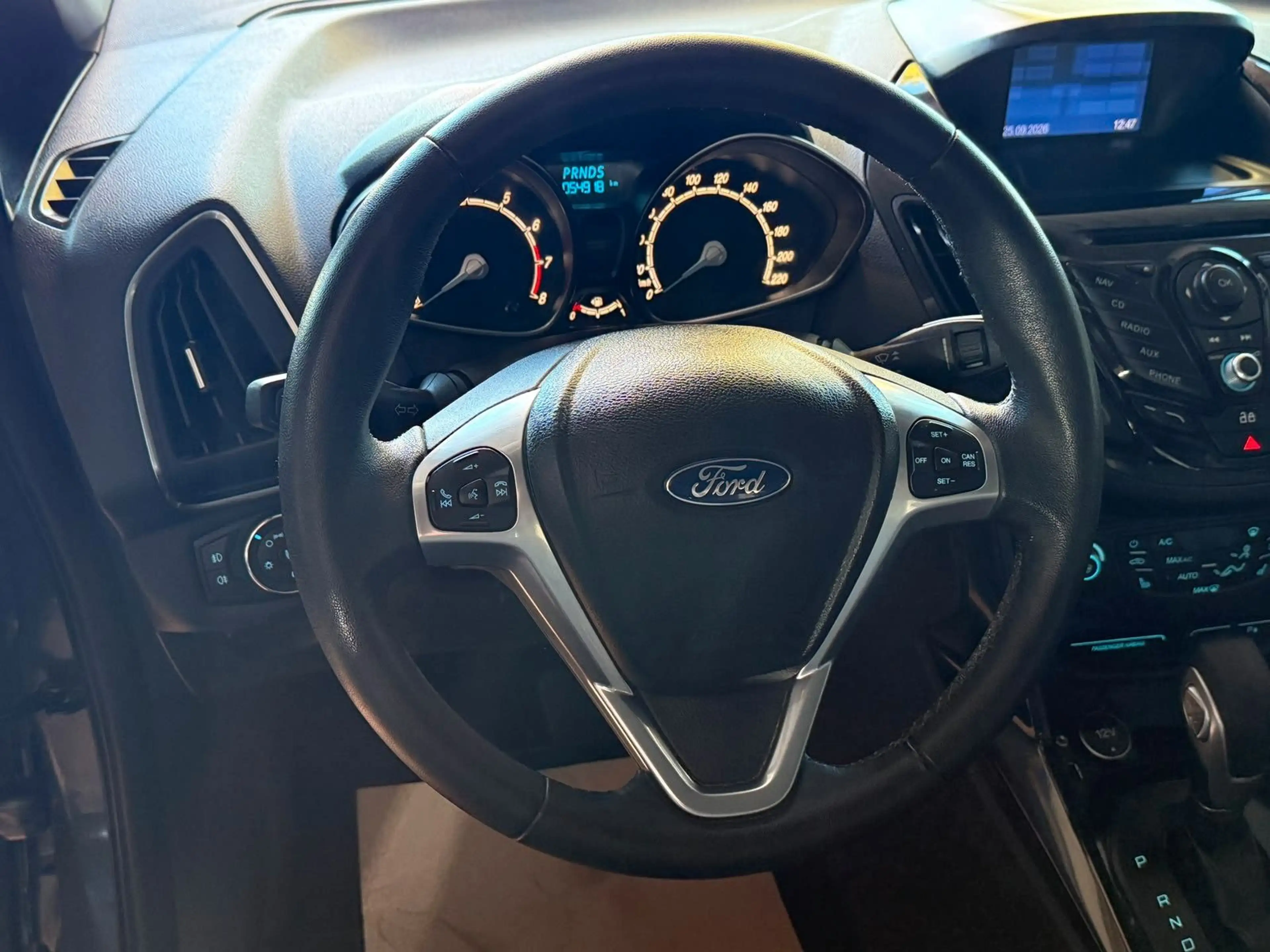 Ford B-Max B-MAX Titanium Automatik / Navi / R-Kamera — photo 19